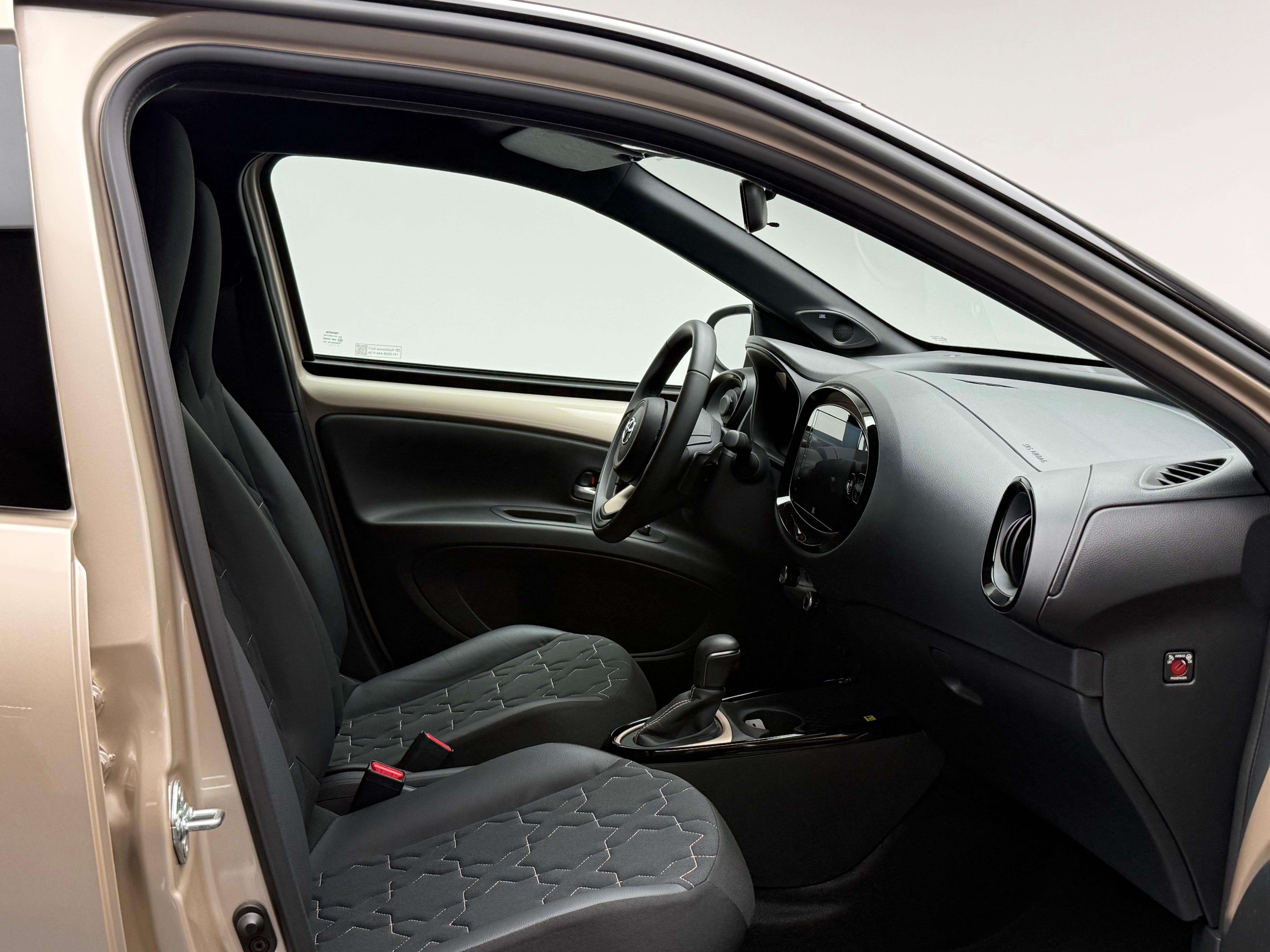 Toyota Aygo X 1.0 VVT-i Style_10