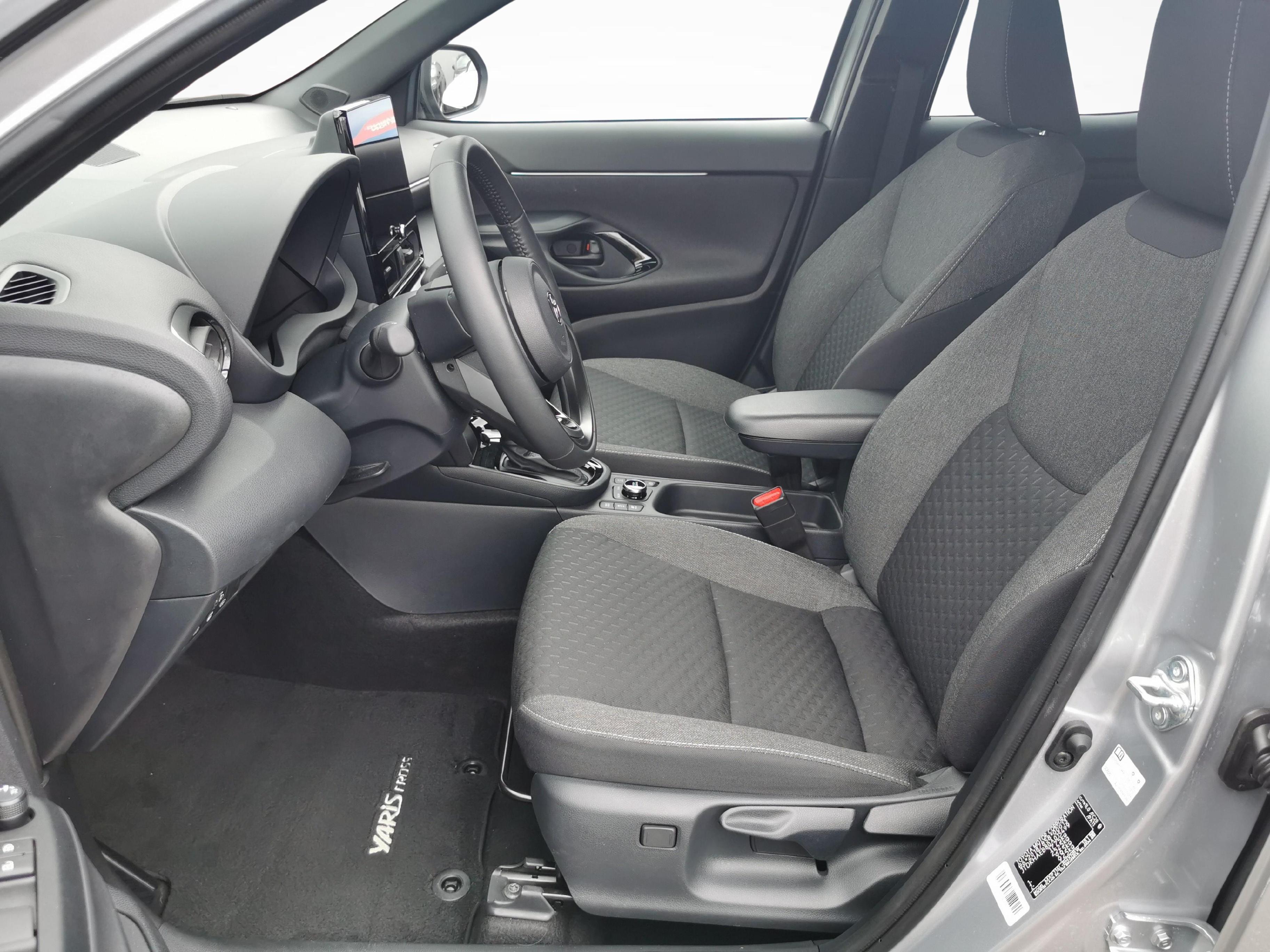 Toyota Yaris Cross 1.5 VVT-i HSD Trend AWD-i_2