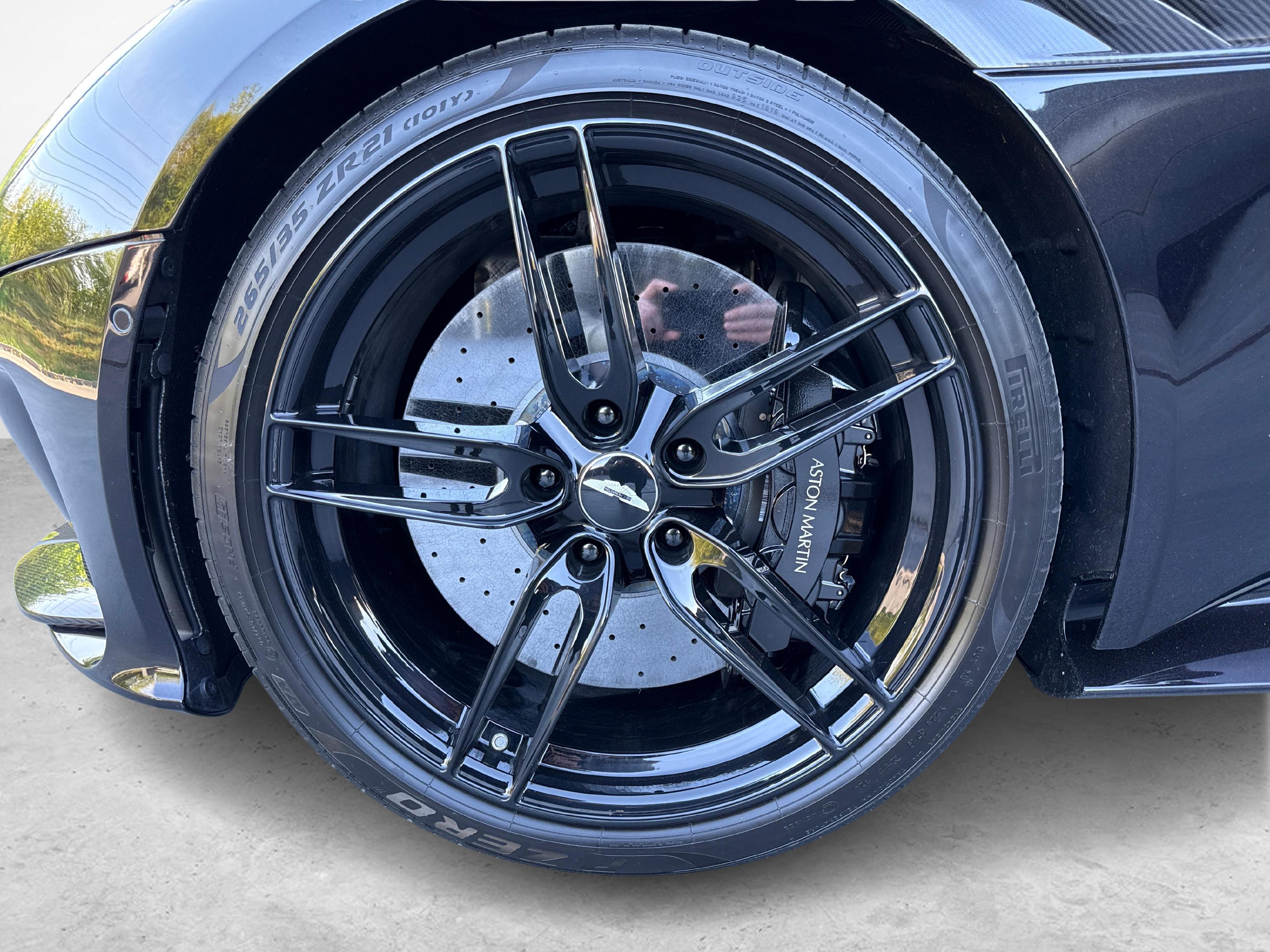 Aston Martin DBS Superleggera Volante 5.2 V12 Bi-Turbo_14