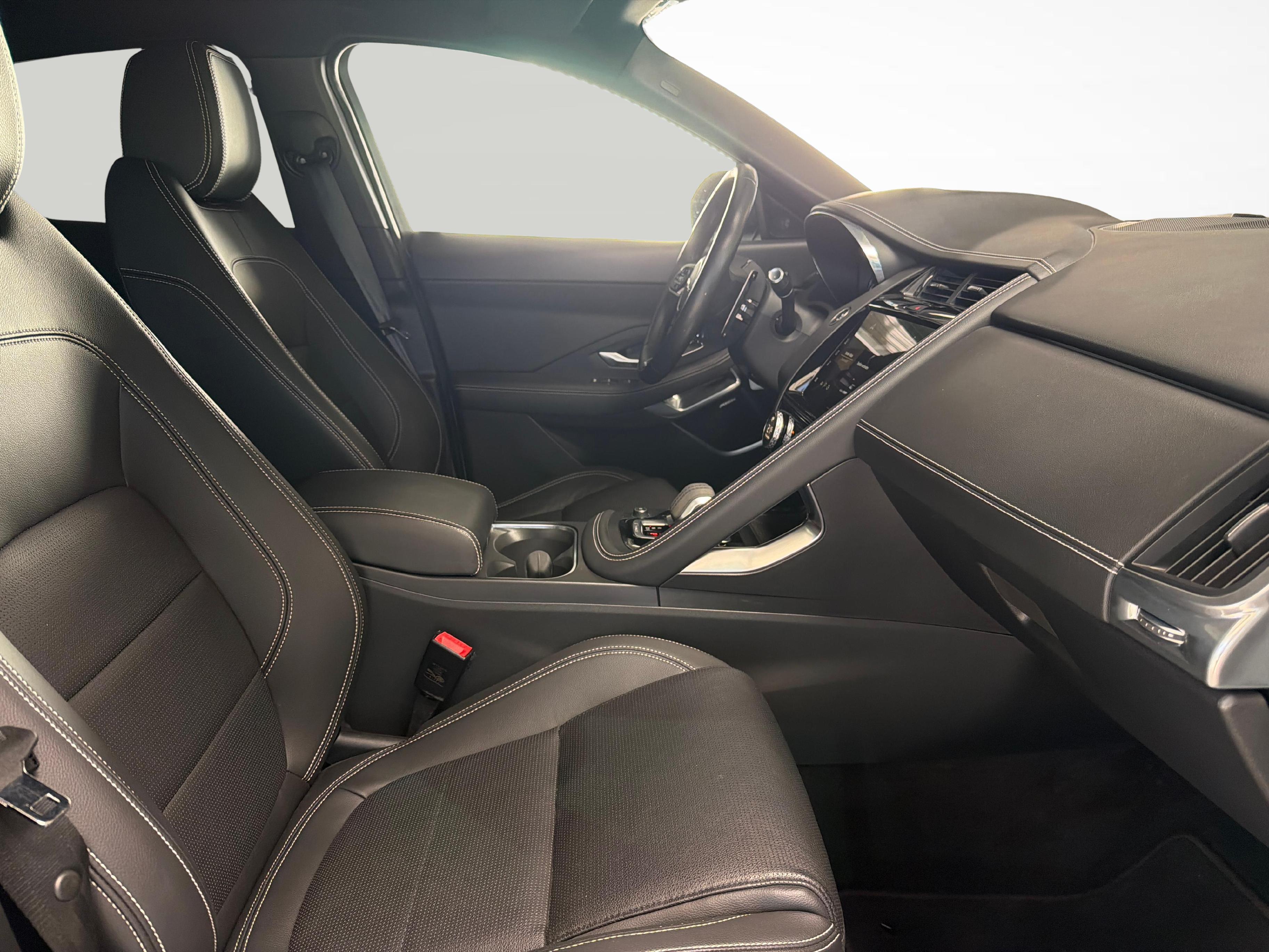 JAGUAR E-Pace 1.5 T 300e R-Dynamic SE AWD Plug In Hybrid_10
