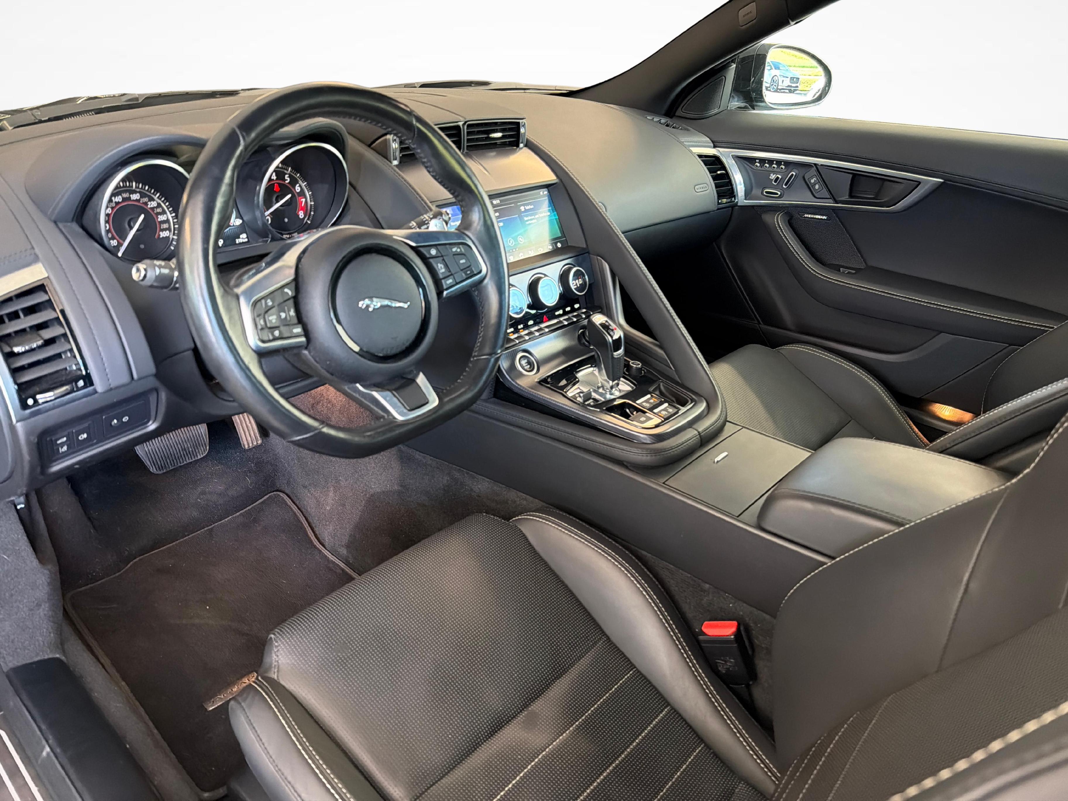 JAGUAR F-Type Coupé 3.0 V6 R-Dynamic AWD 380PS Black Beauty_9