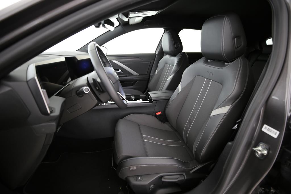 Opel Astra 1.6 T PHEV 180 Swiss Plus_4