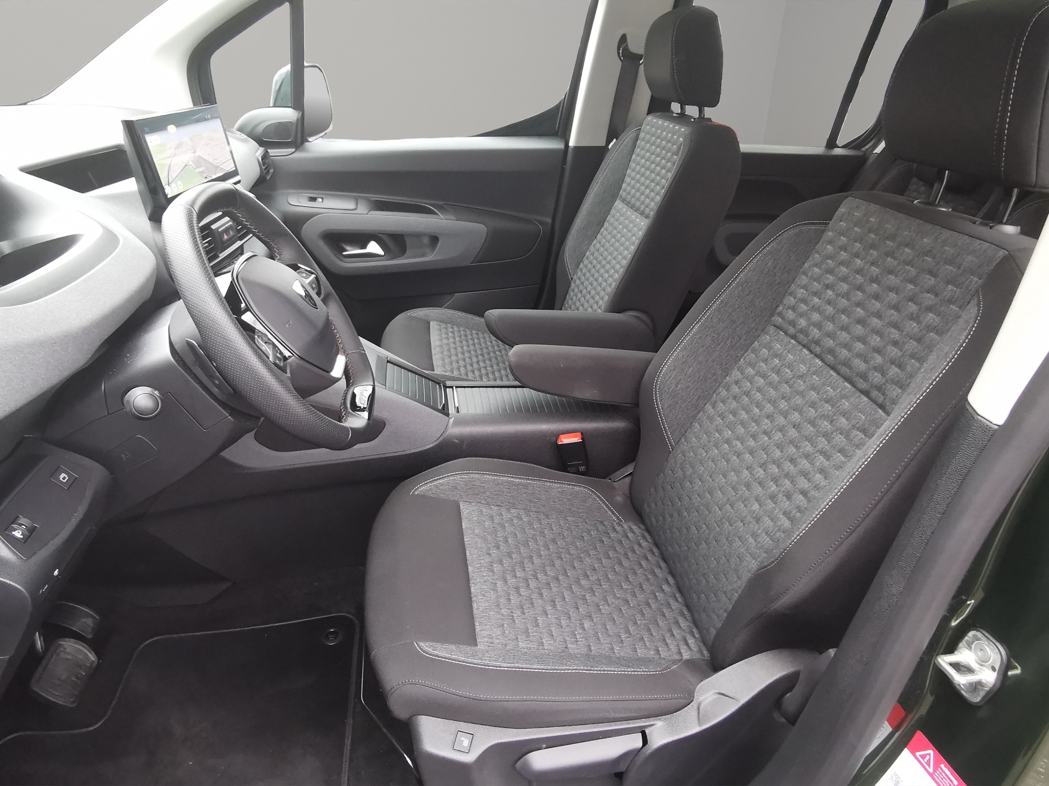 Peugeot Rifter 1.5 BlueHDi 130 GT_2