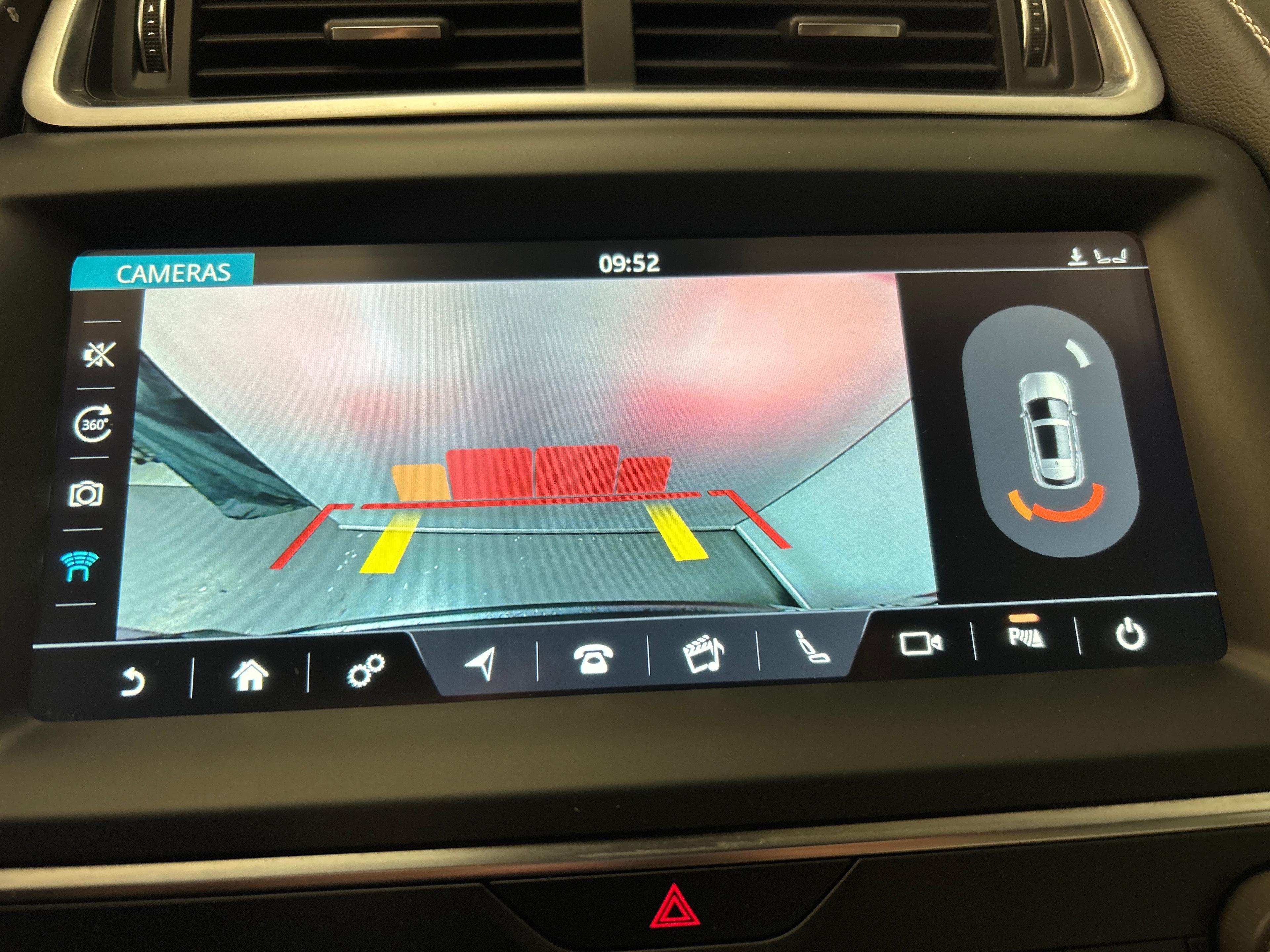 JAGUAR E-Pace 2.0 T 200 R-Dynamic S AWD_9