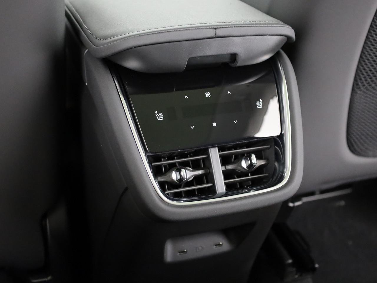 Volvo EX90 Twin Plus AWD_24