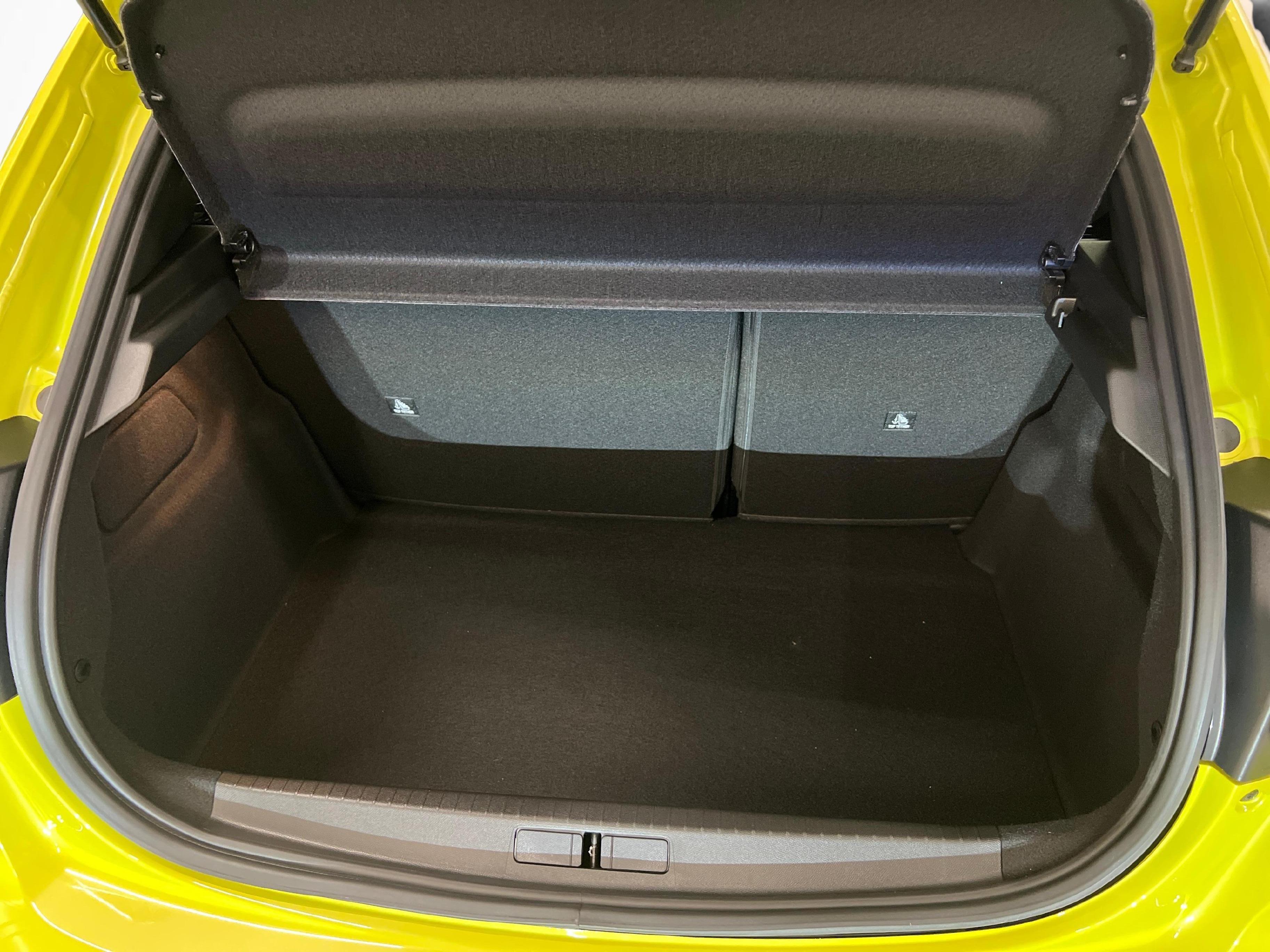 Peugeot 208 1.2 Hybrid Allure Premium_12