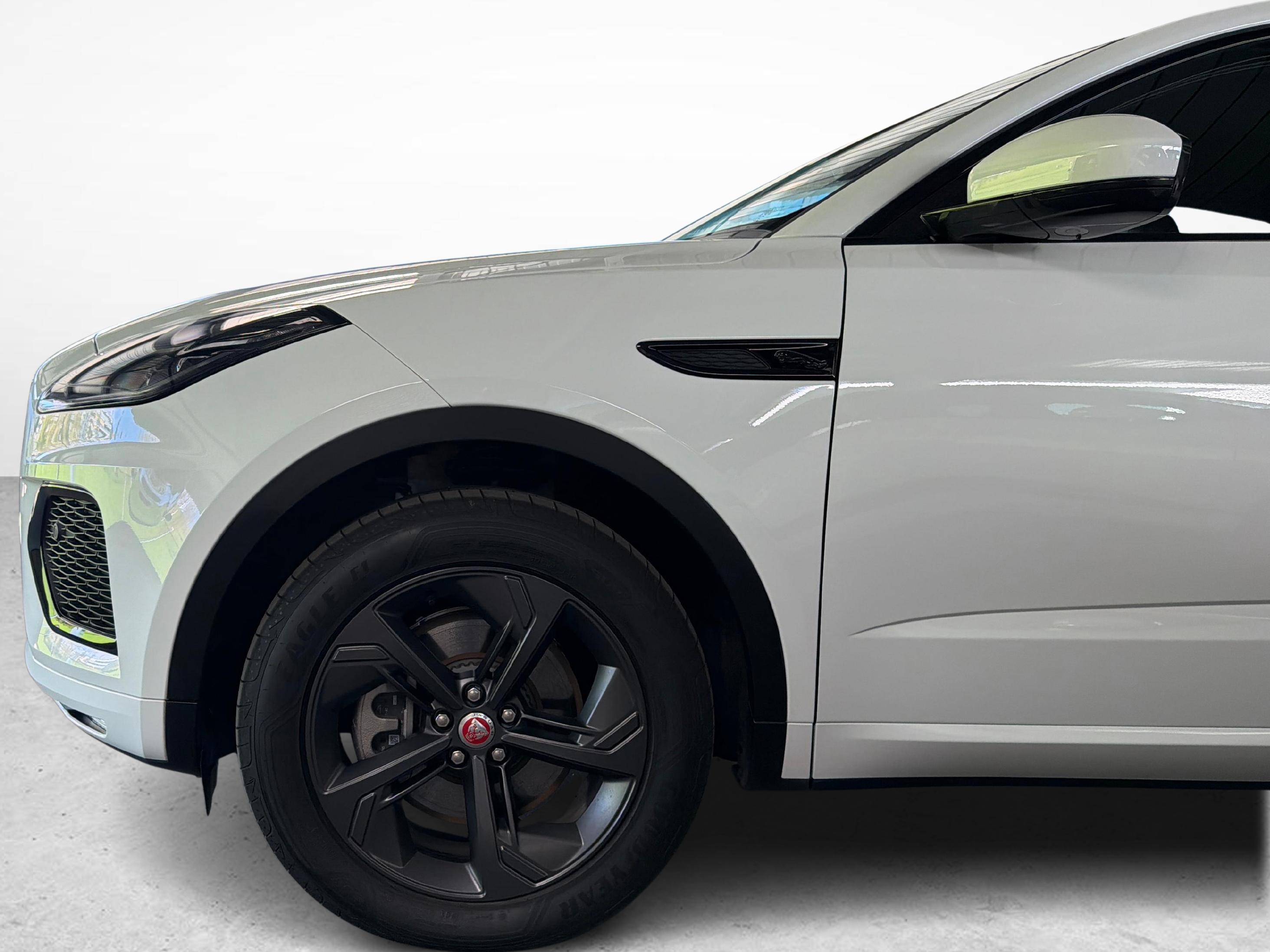 JAGUAR E-Pace 1.5 T 300e R-Dynamic SE AWD Plug In Hybrid_17