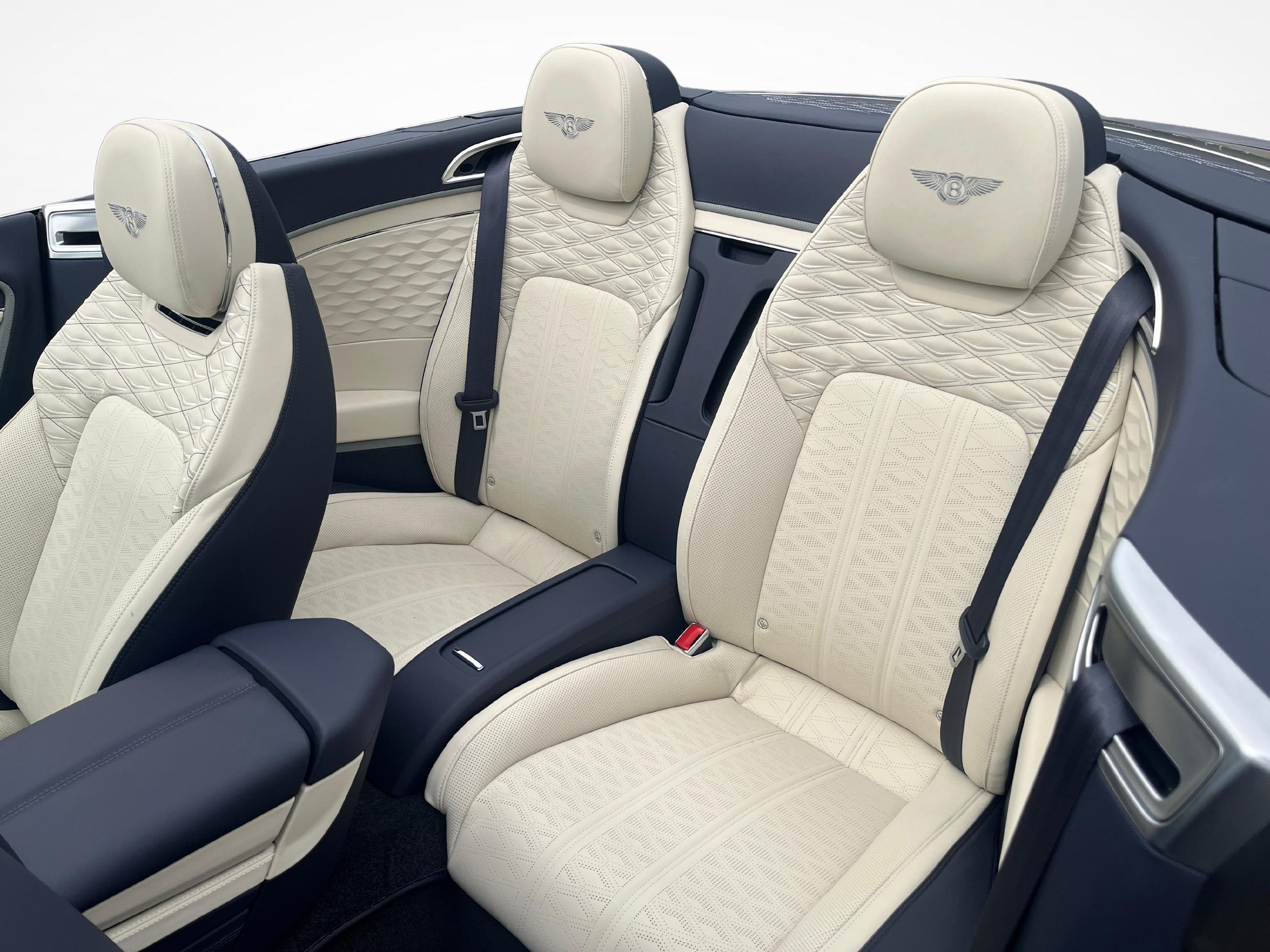 Bentley Continental GTC 4.0 V8 Hybrid Mulliner_11