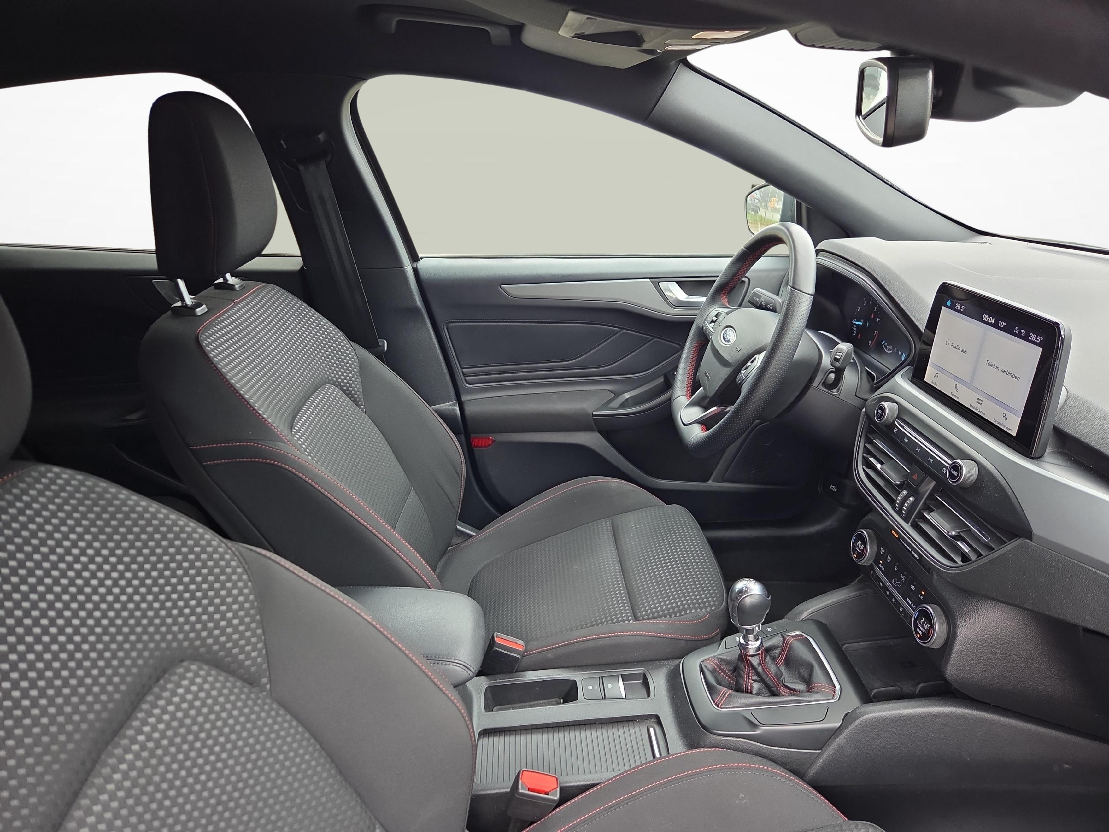 Ford Focus 1.0i EcoB Hybrid 155 ST-Line Style_10