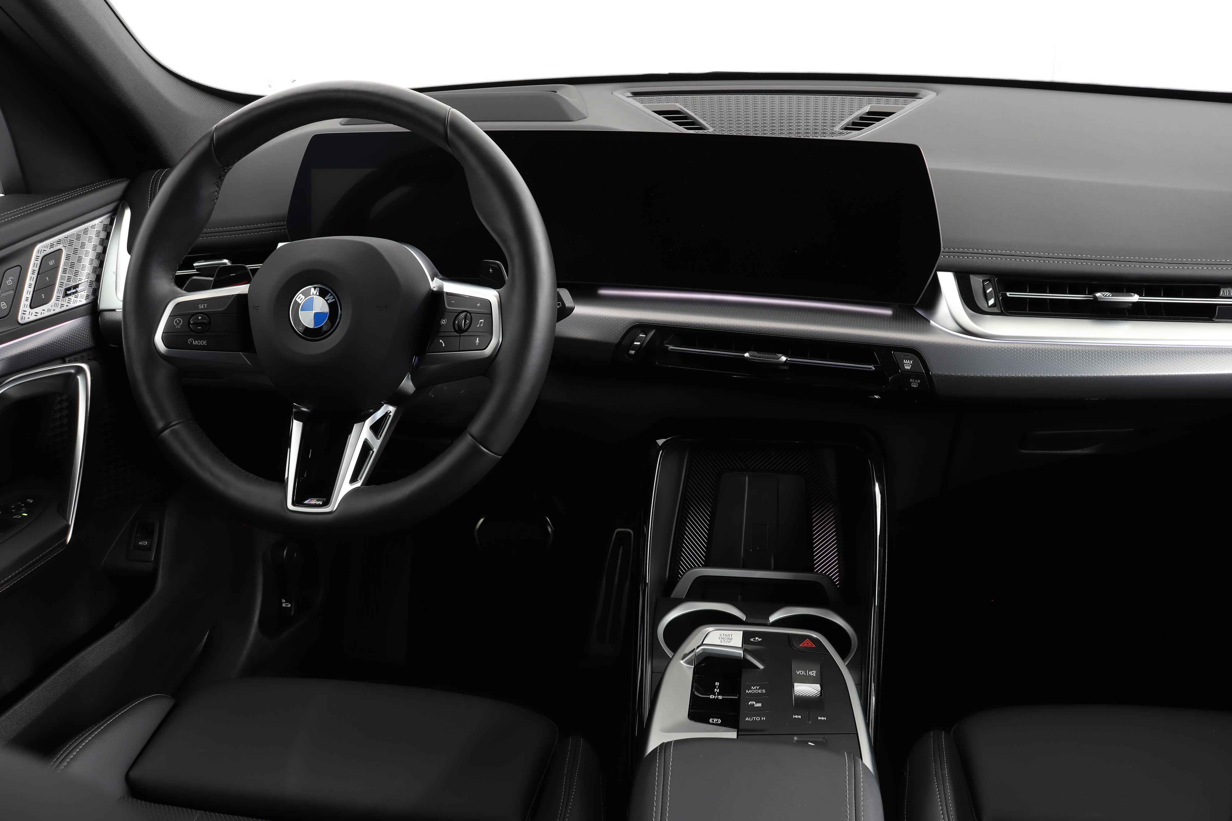 BMW X1 23i xDrive paddles_3
