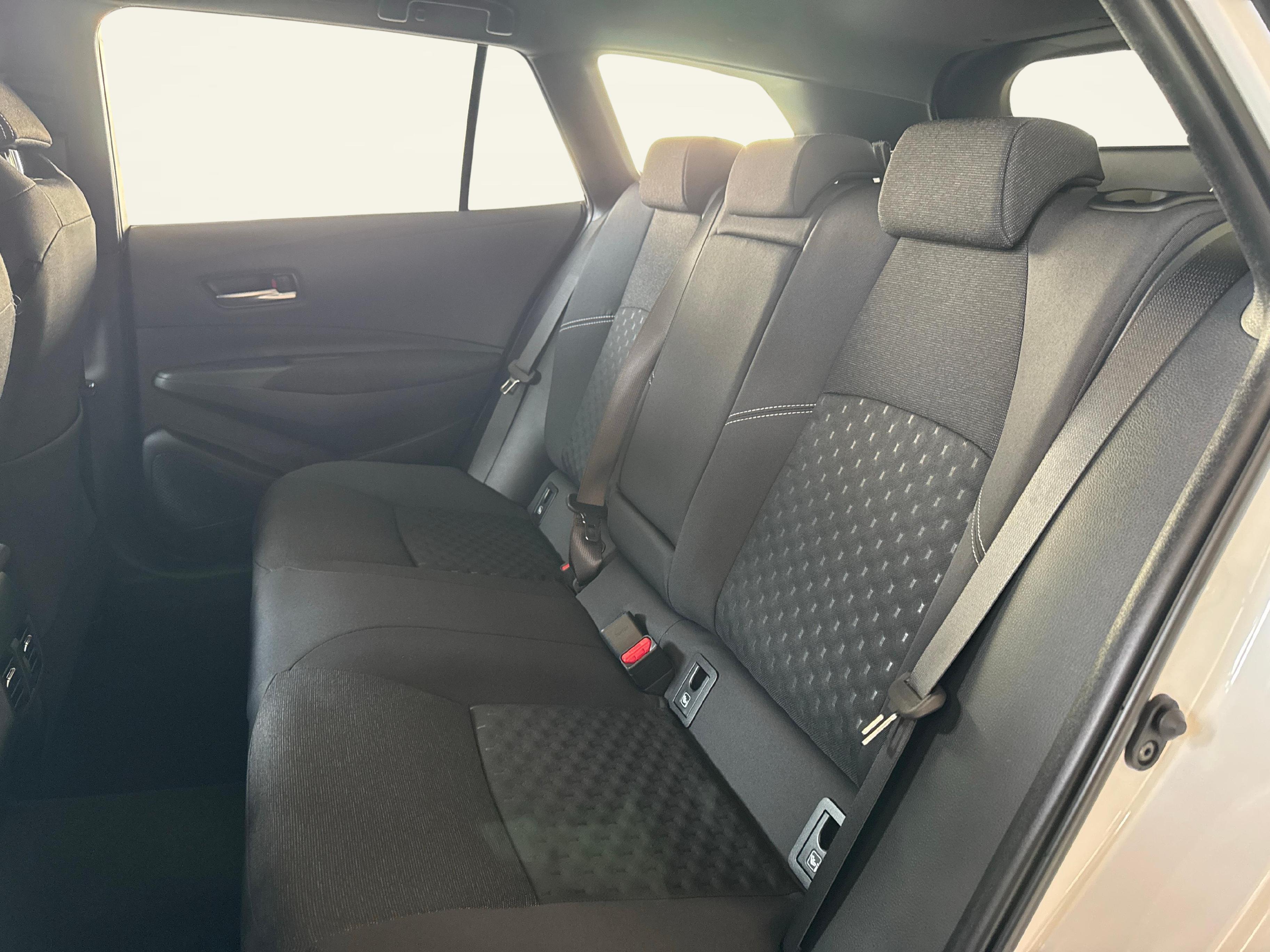 Toyota Corolla Touring Sports 1.8 HSD Comfort_11