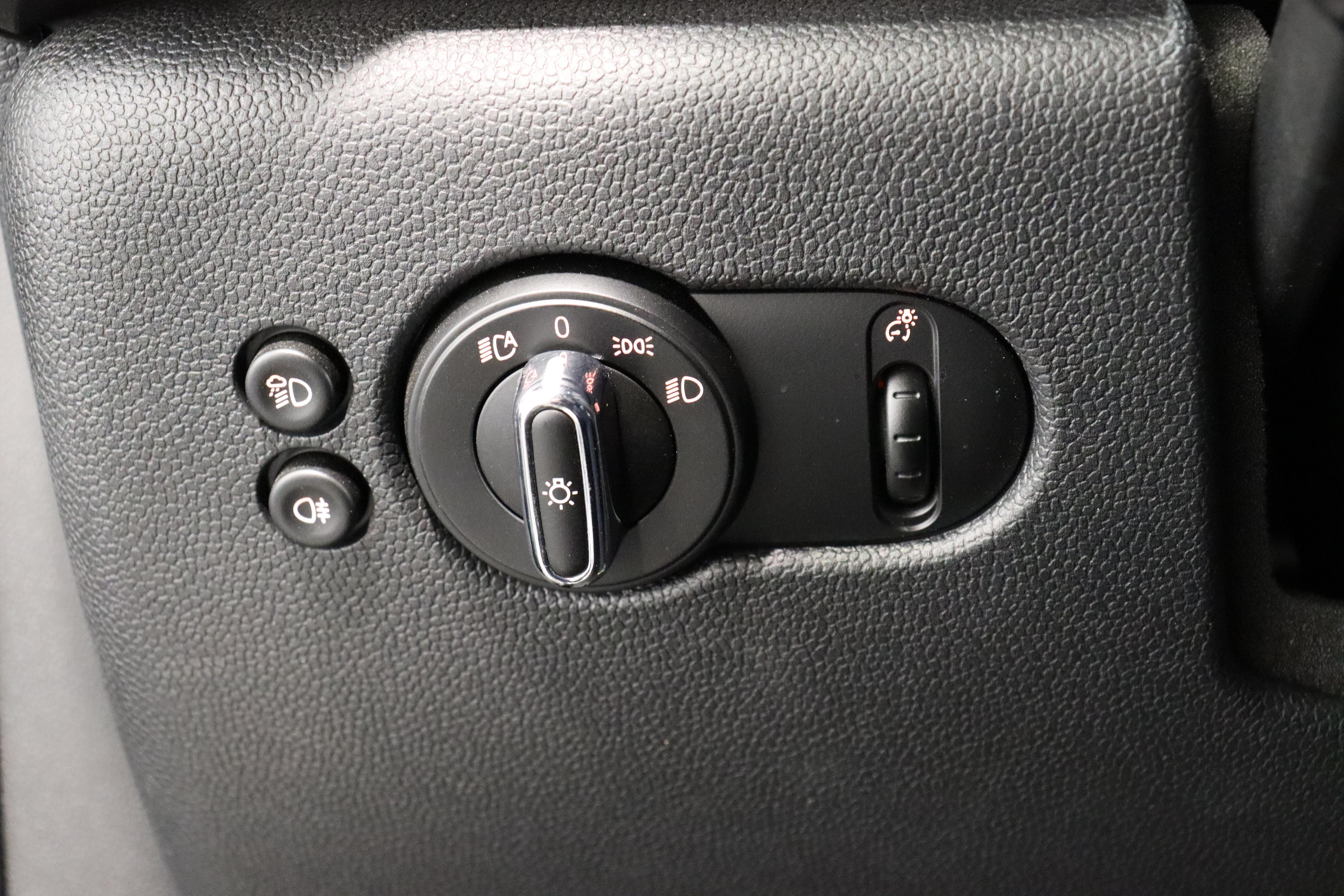 MINI F56 Cooper SE_18