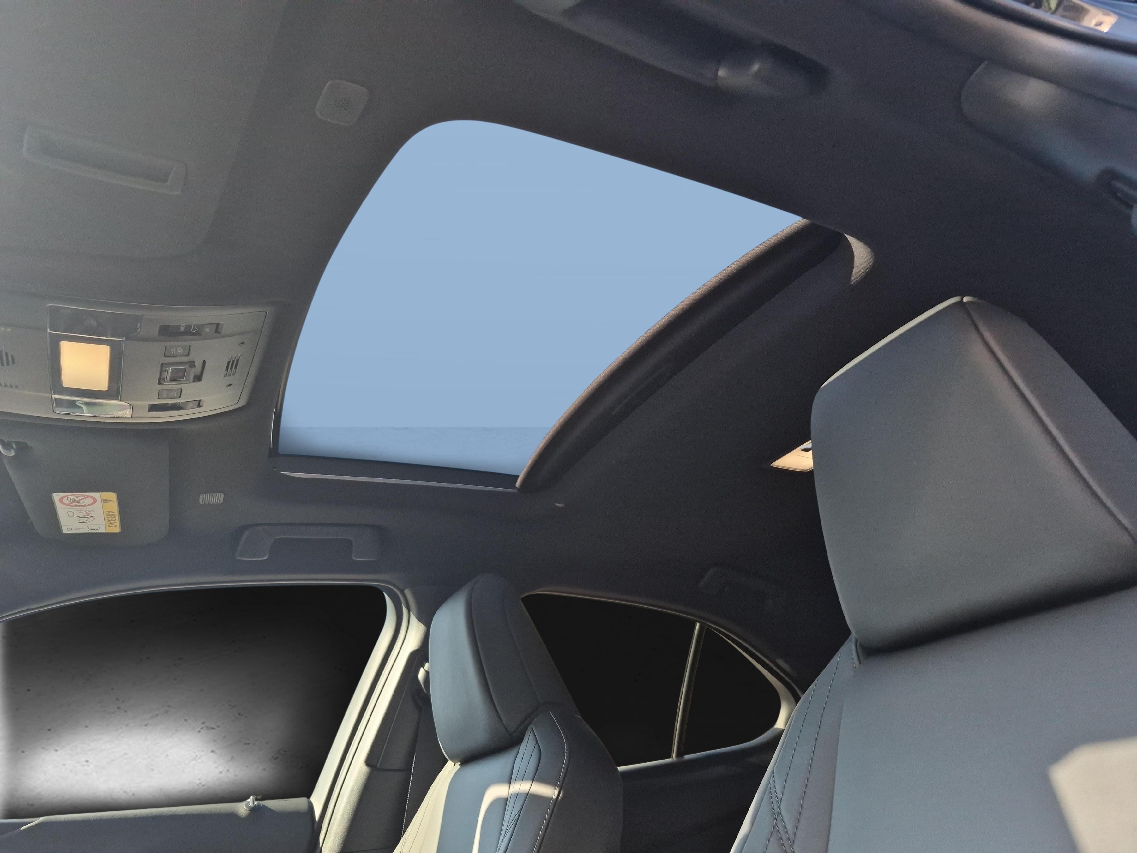 LEXUS UX 250h F-Line / Jetzt mit attraktivem 1.99% Leasing_17