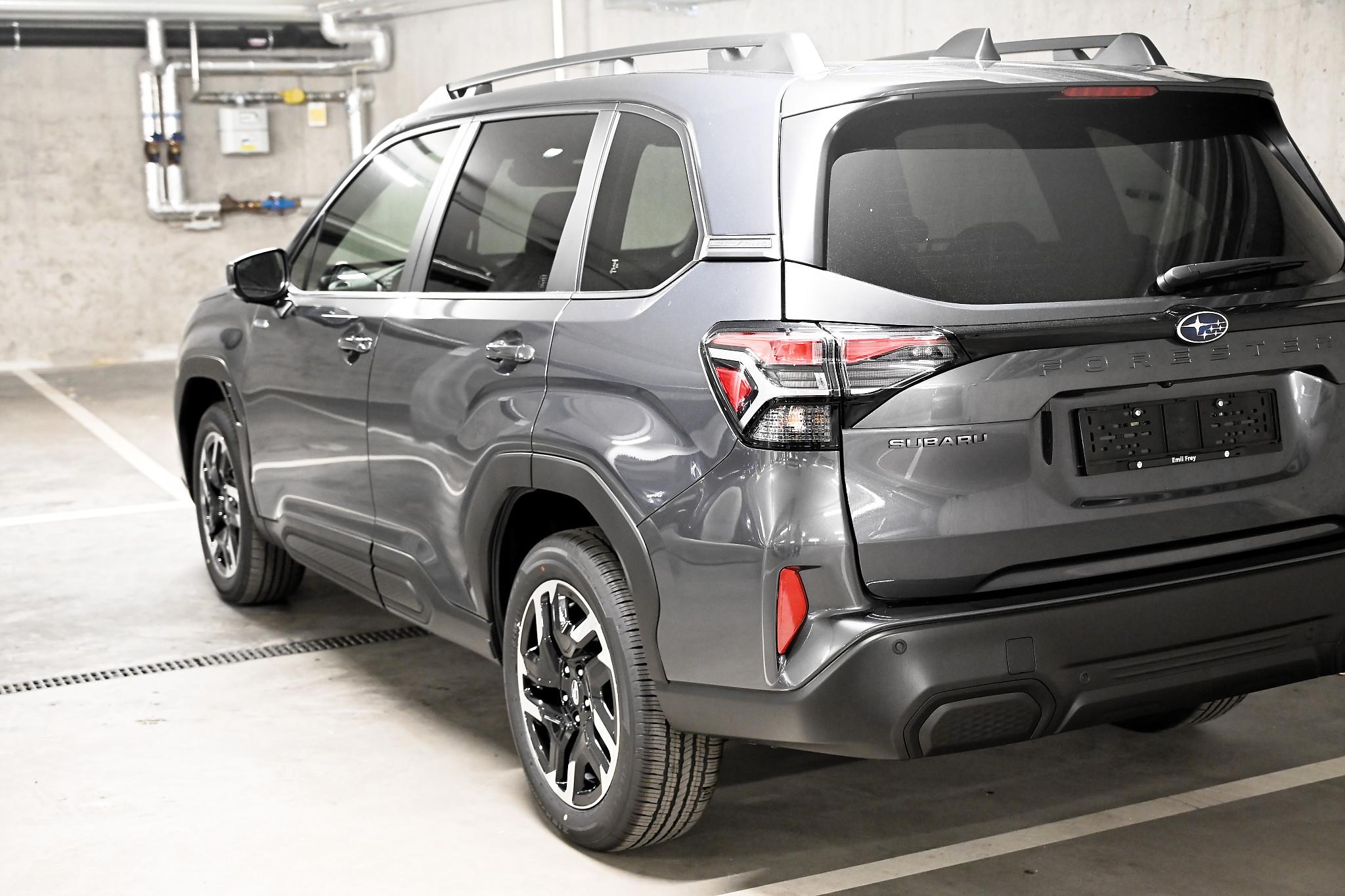 Subaru Forester Station 2.0i e-Boxer Swiss Plus_13