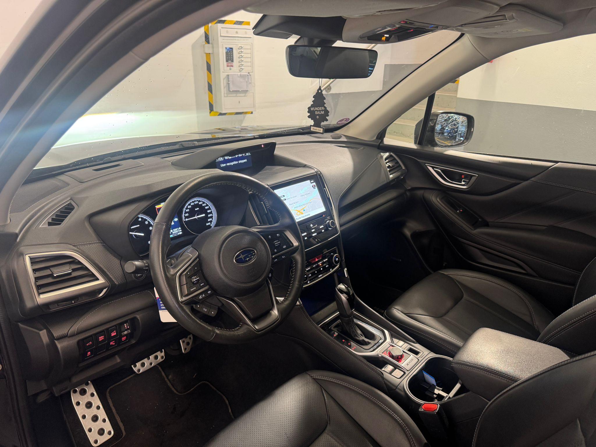 Subaru Forester Station 2.0i e-Boxer Black Edition_7