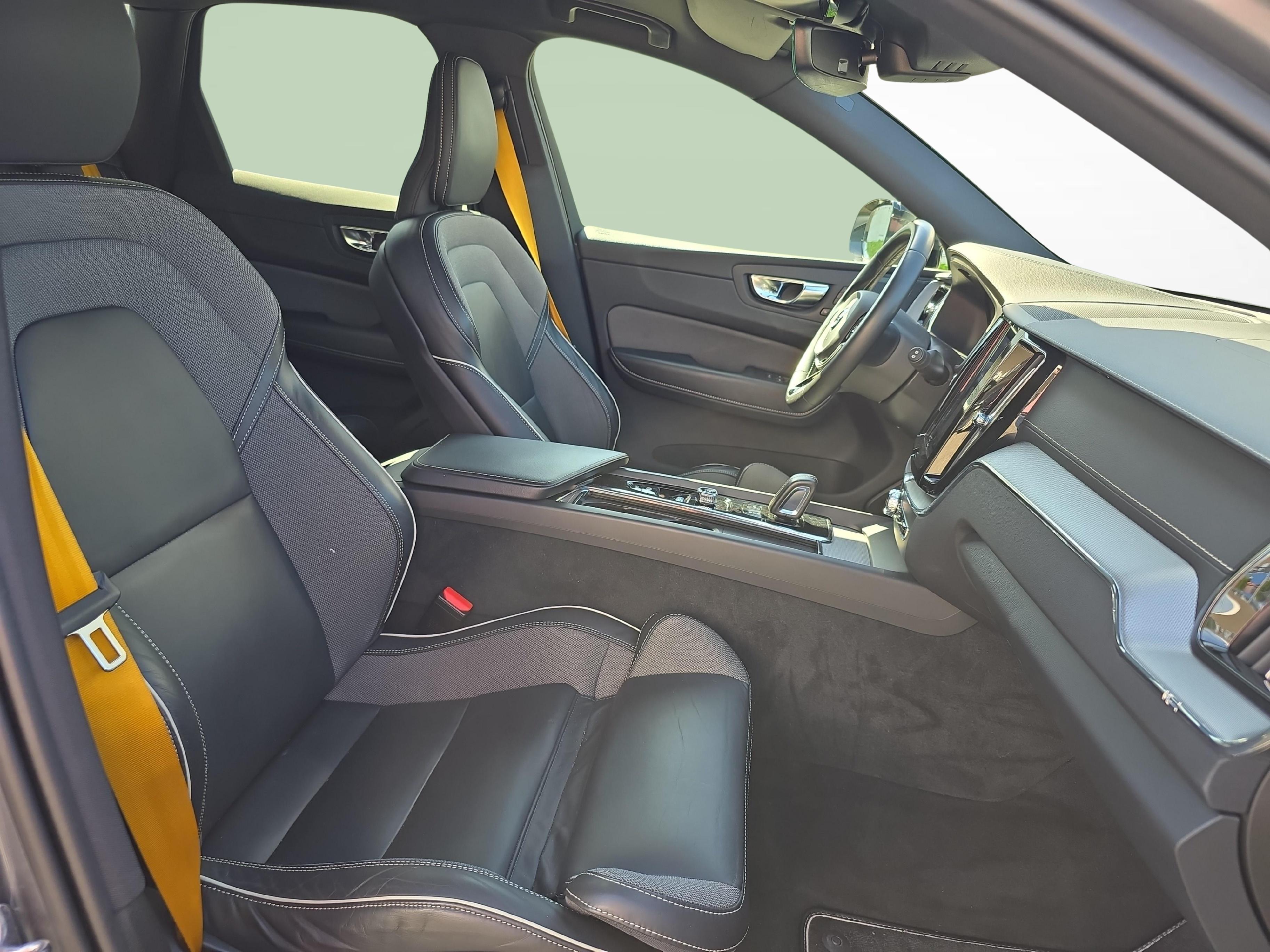 Volvo XC60 2.0 T8 TE Polestar eAWD / ab 0,99% Leasing bei Abschluss einer Protect Autoversicherung_10