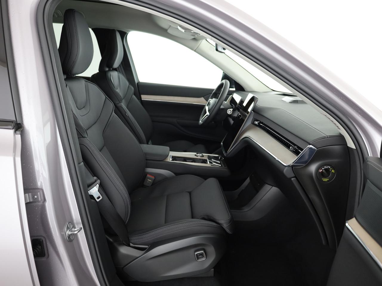 Volvo EX90 Twin Plus AWD_10