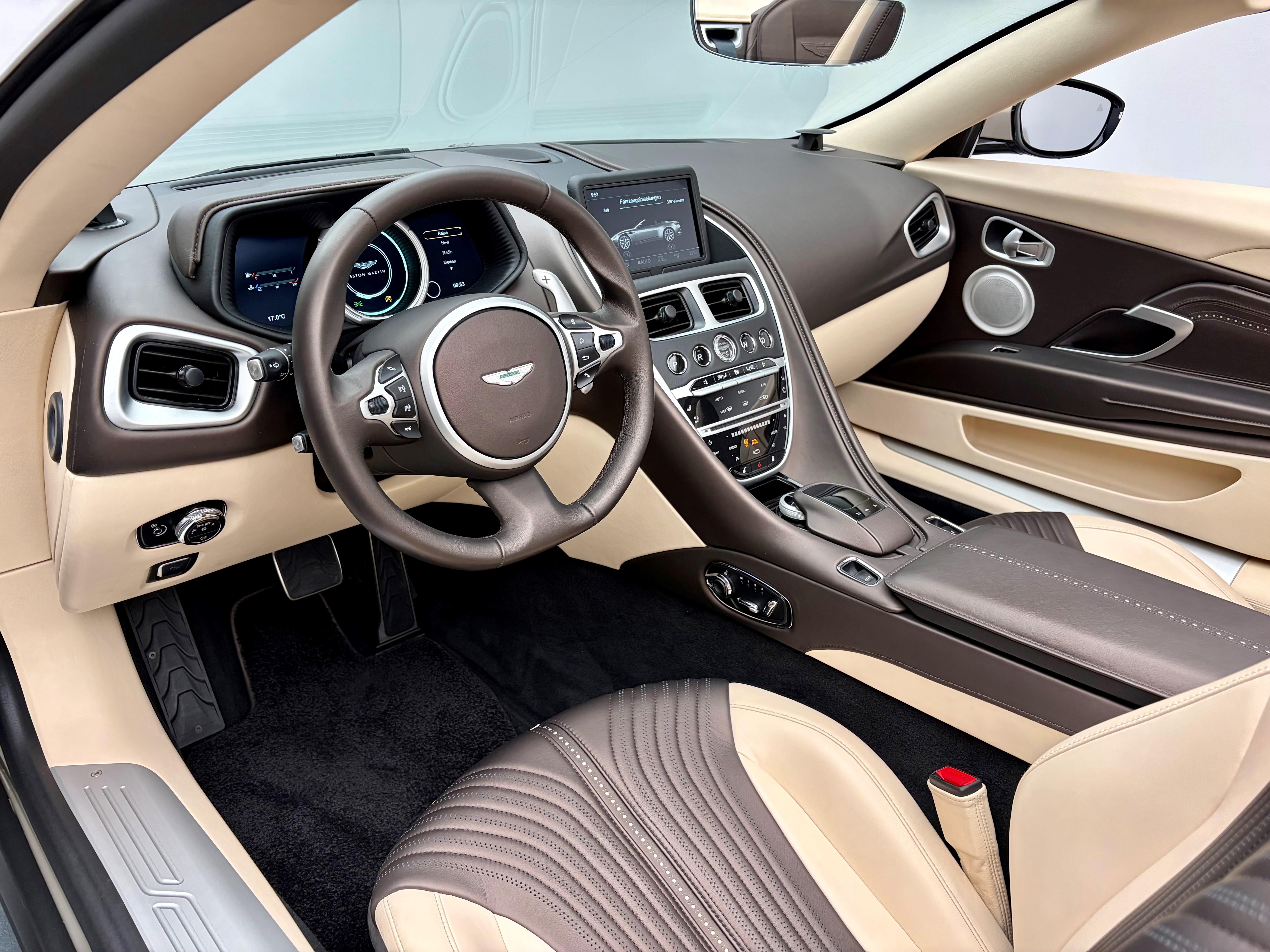 Aston Martin DB11 Volante 4.0 V8 Bi-Turbo_4