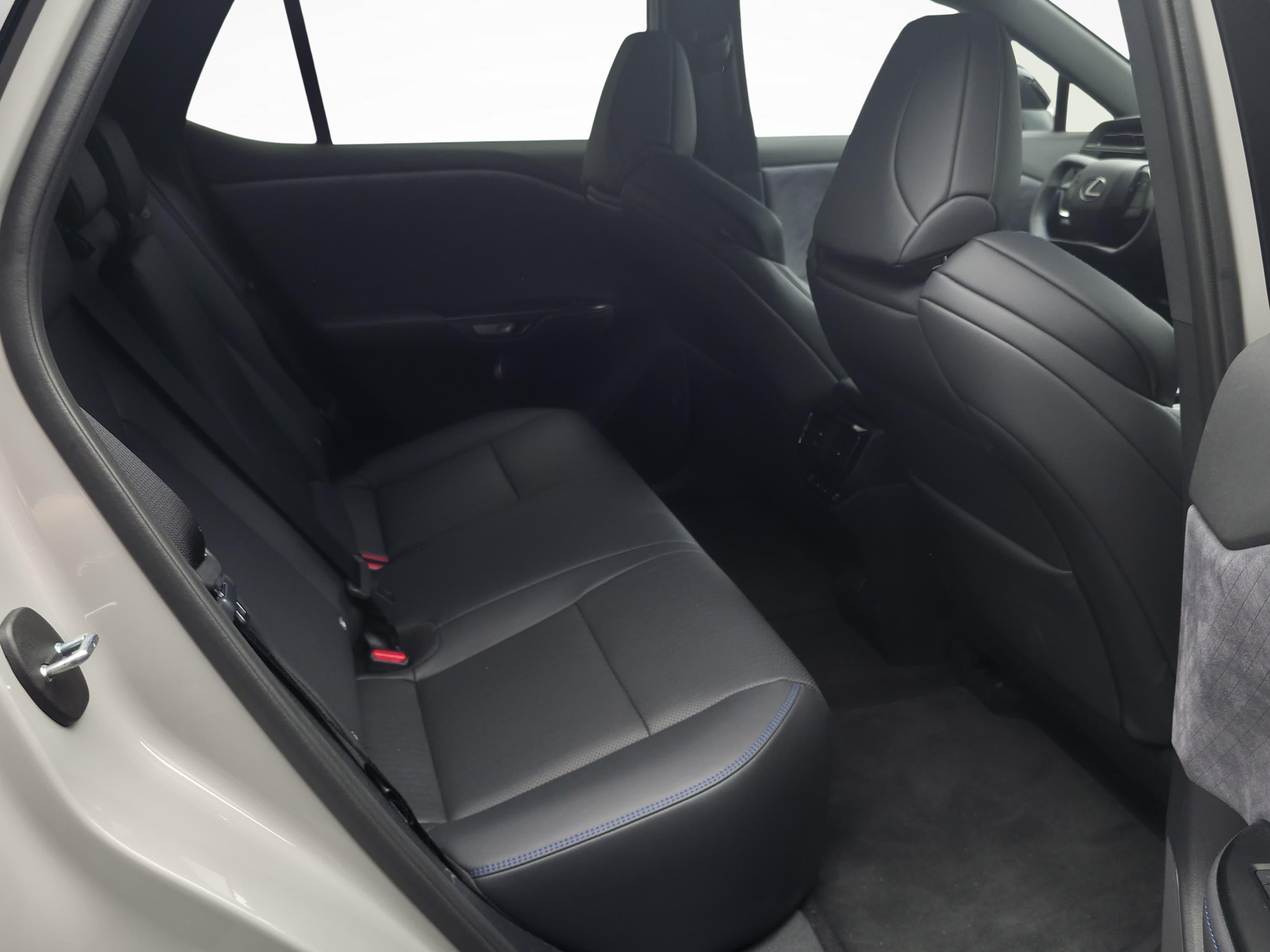 LEXUS RZ 550e F Sport_11