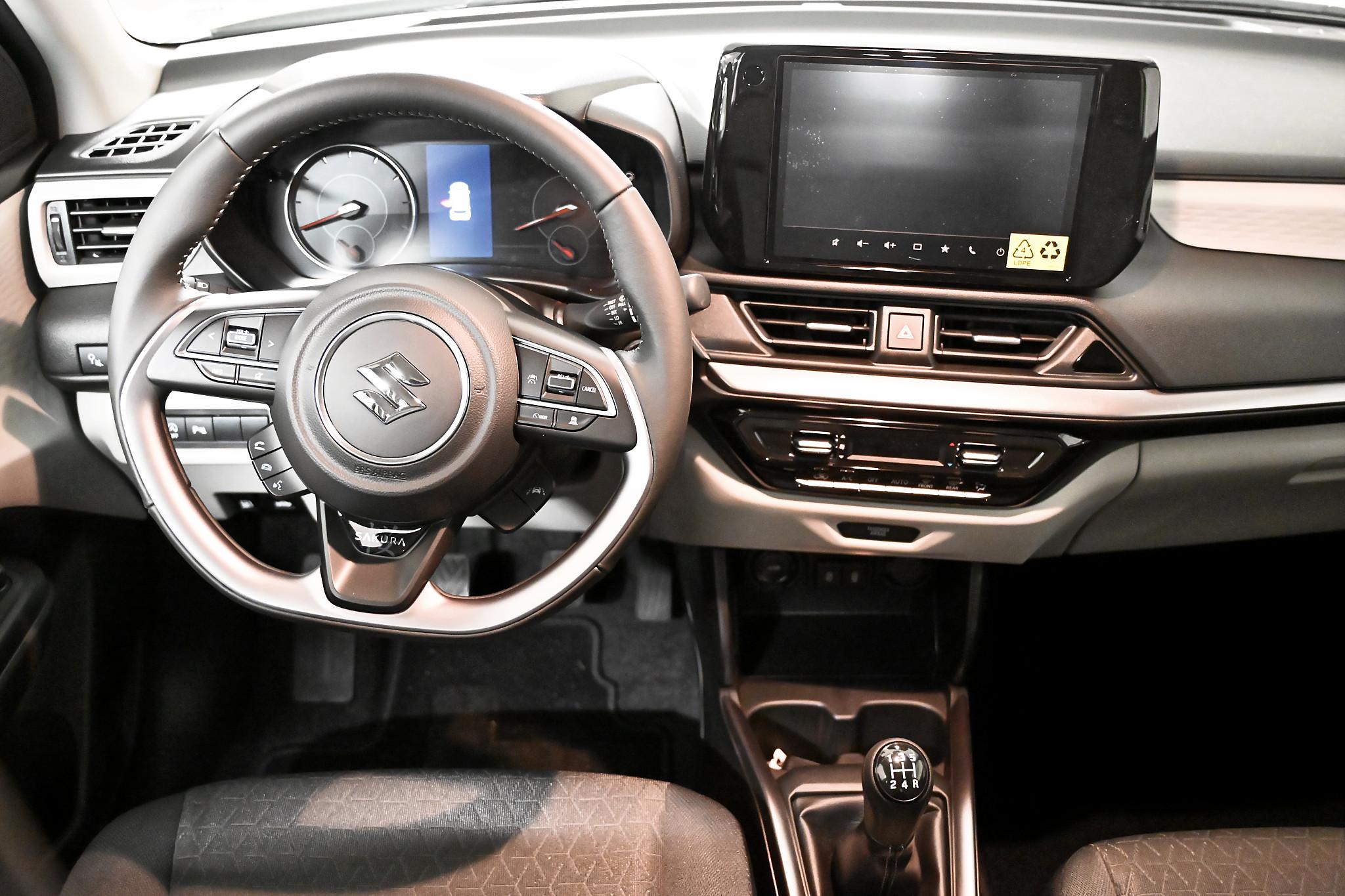 Suzuki Swift 1.2 Sakura Top Hybrid 4x4_5