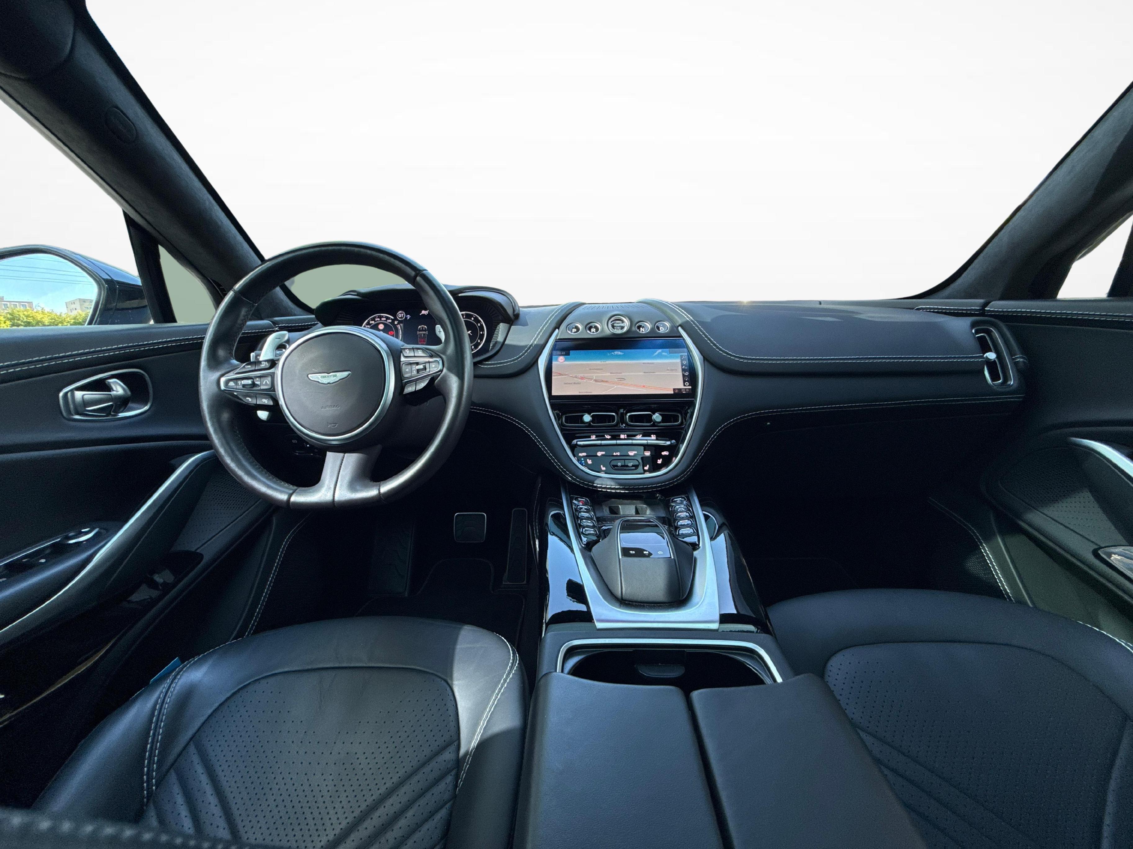 Aston Martin DBX 4.0 V8 Bi-Turbo_9
