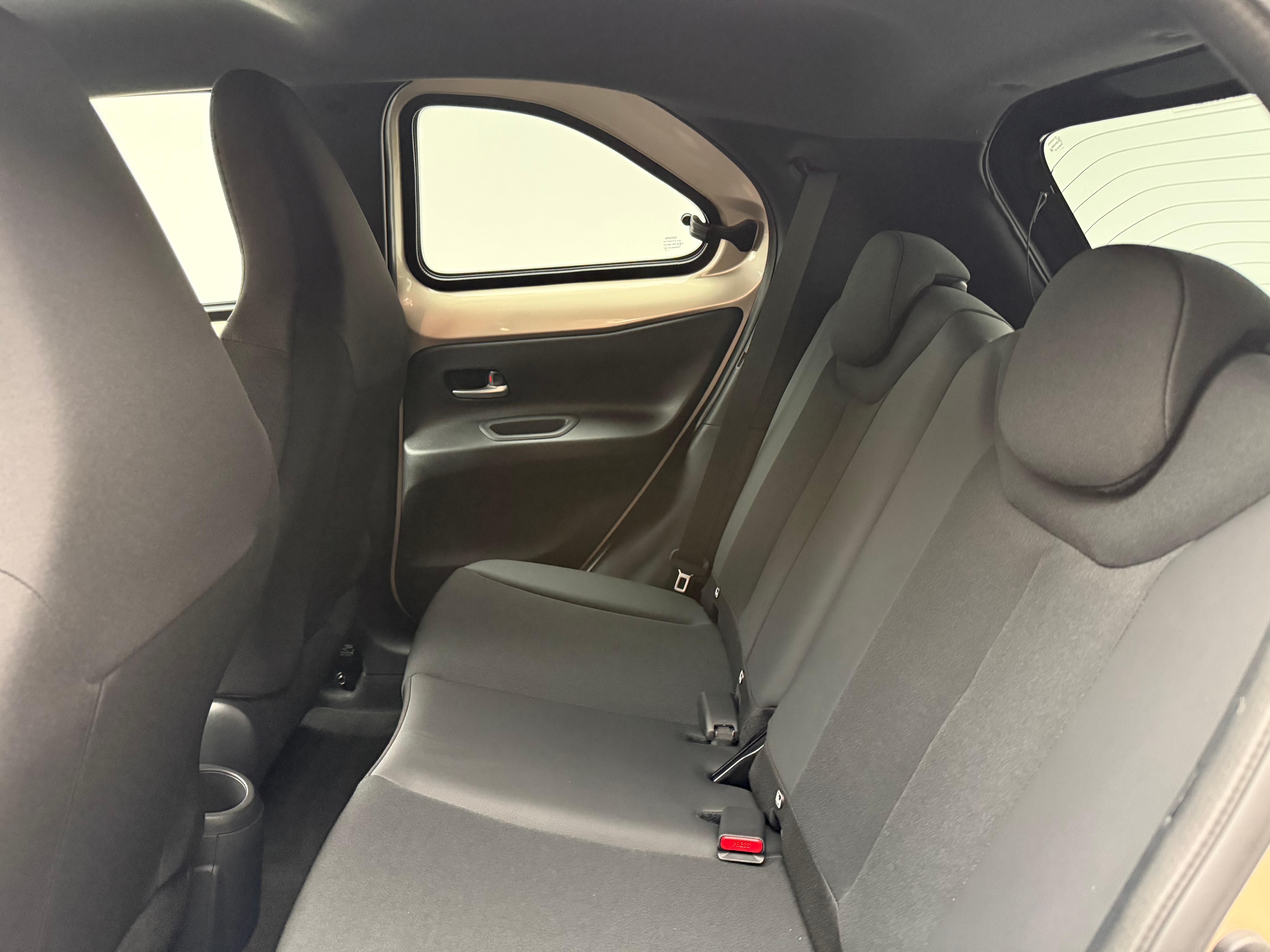 Toyota Aygo X 1.0 VVT-i Style_11