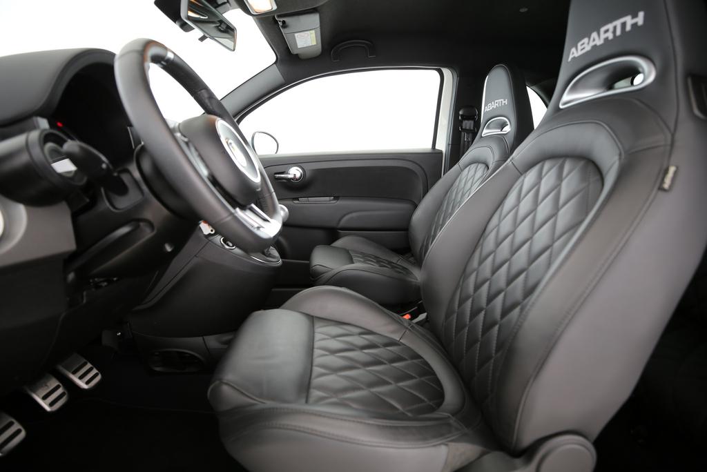 Fiat 595 Abarth 1.4 T-Jet 165 Turismo_3