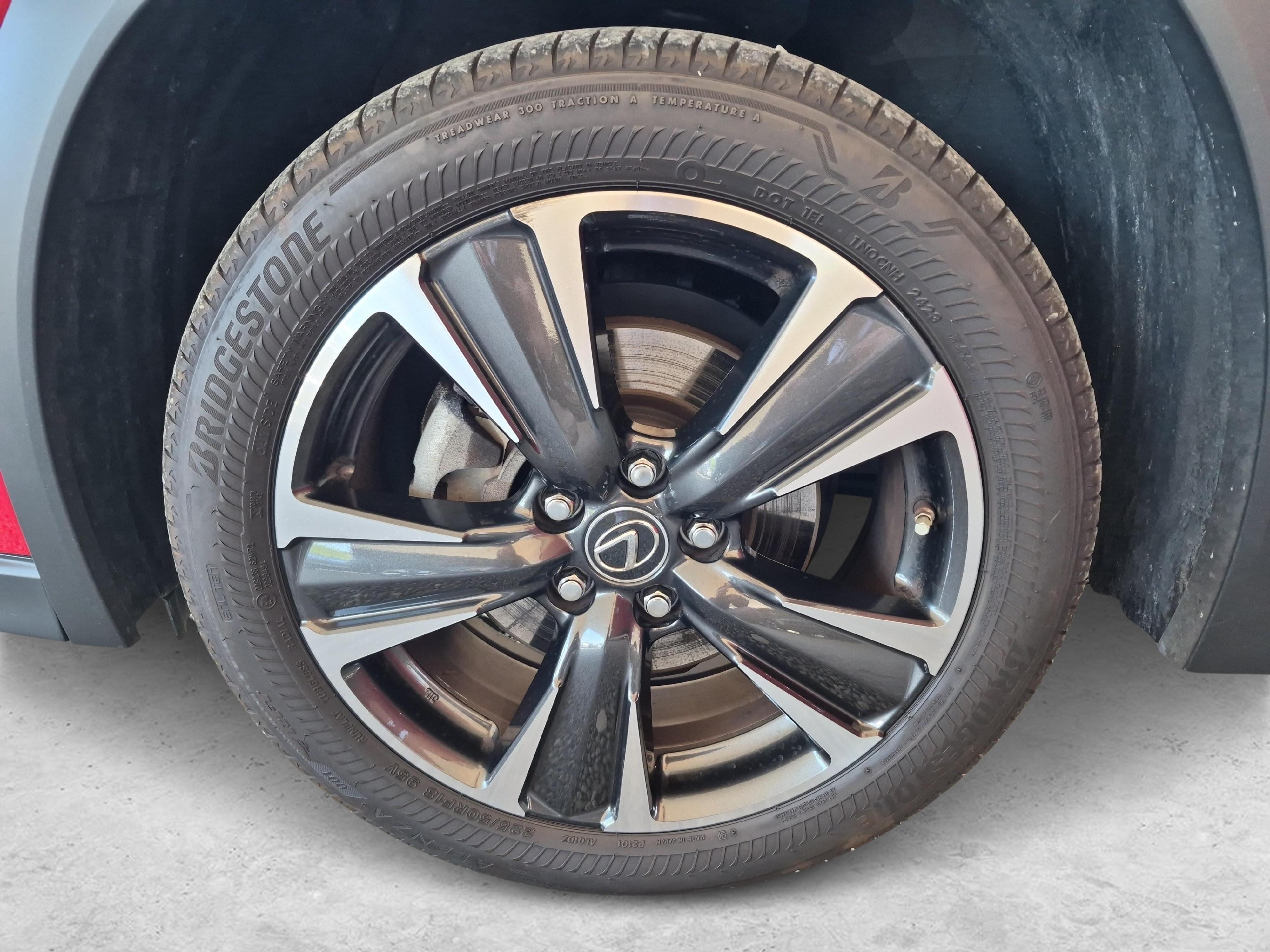 LEXUS UX 250h Comfort / Jetzt mit attraktivem 0.9% Leasing!_26