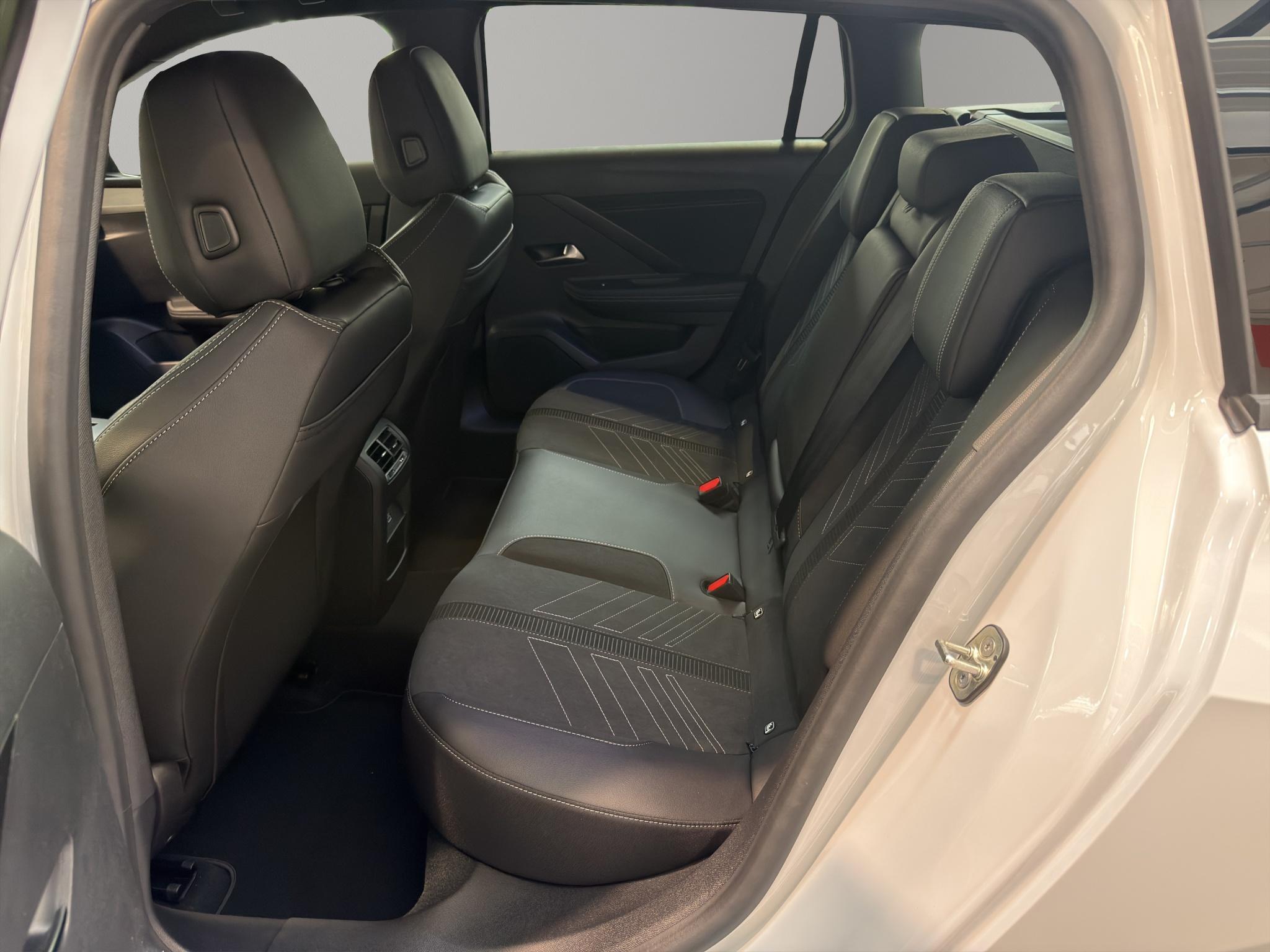 Opel Astra-e Sports Tourer Ultimate_8