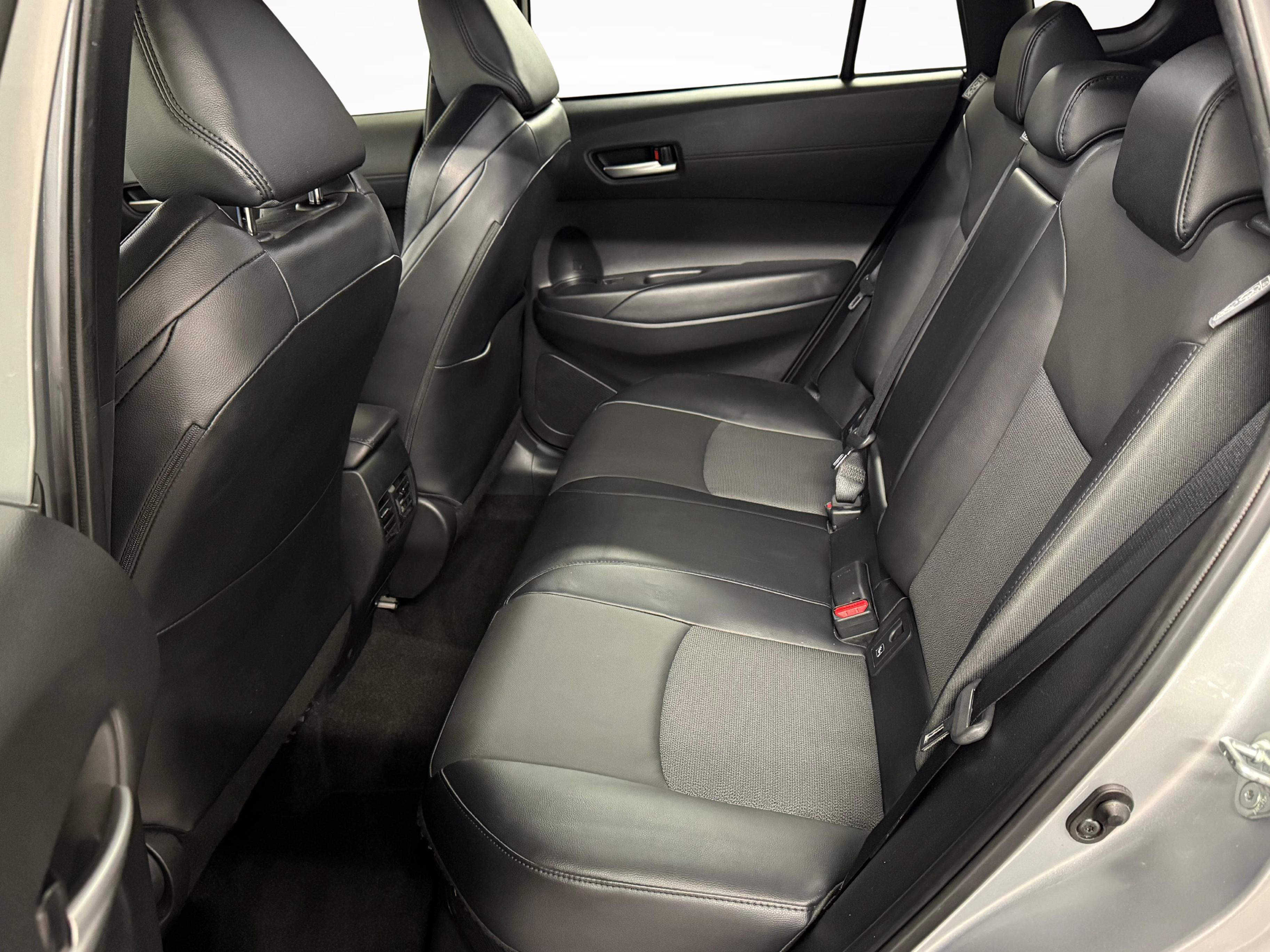 Toyota Corolla Cross 2.0 HSD Trend AWD-i_11