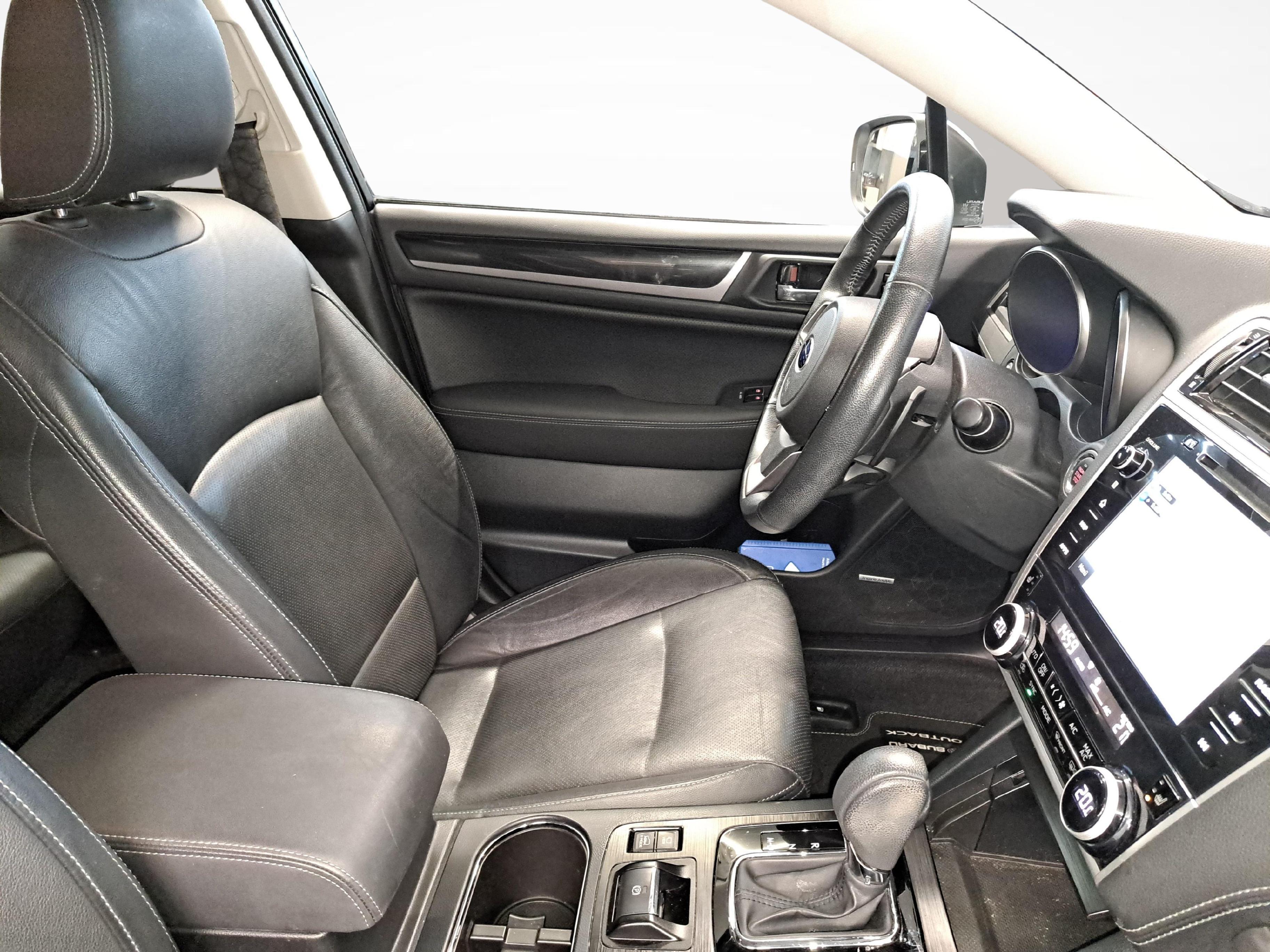Subaru Outback 2.5i Luxury_10