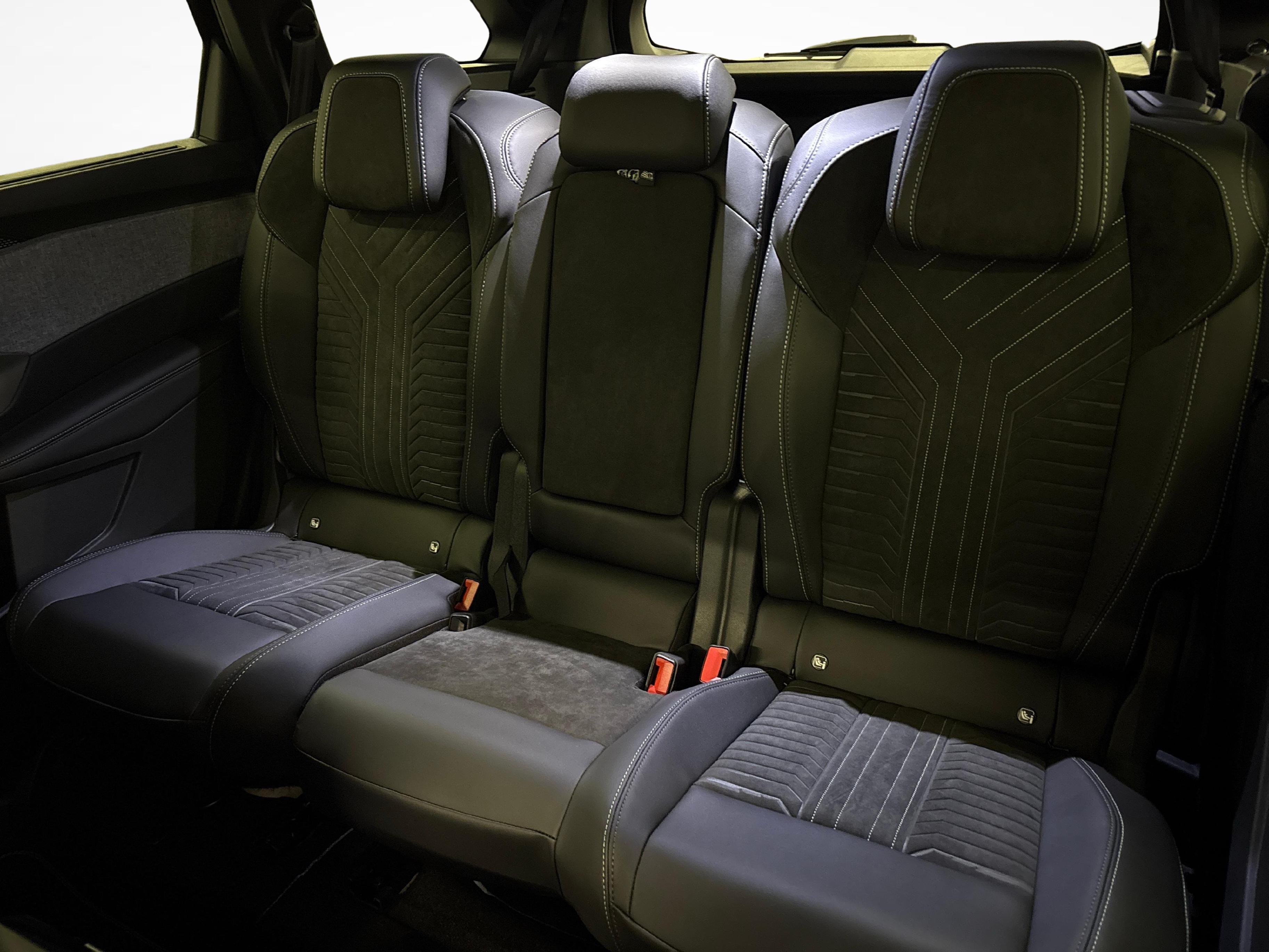 Peugeot 5008 e-GT Exclusive AWD_13