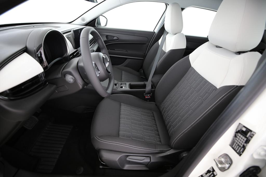 Fiat 600 1.2 Hybrid Icon Swiss Edition_4