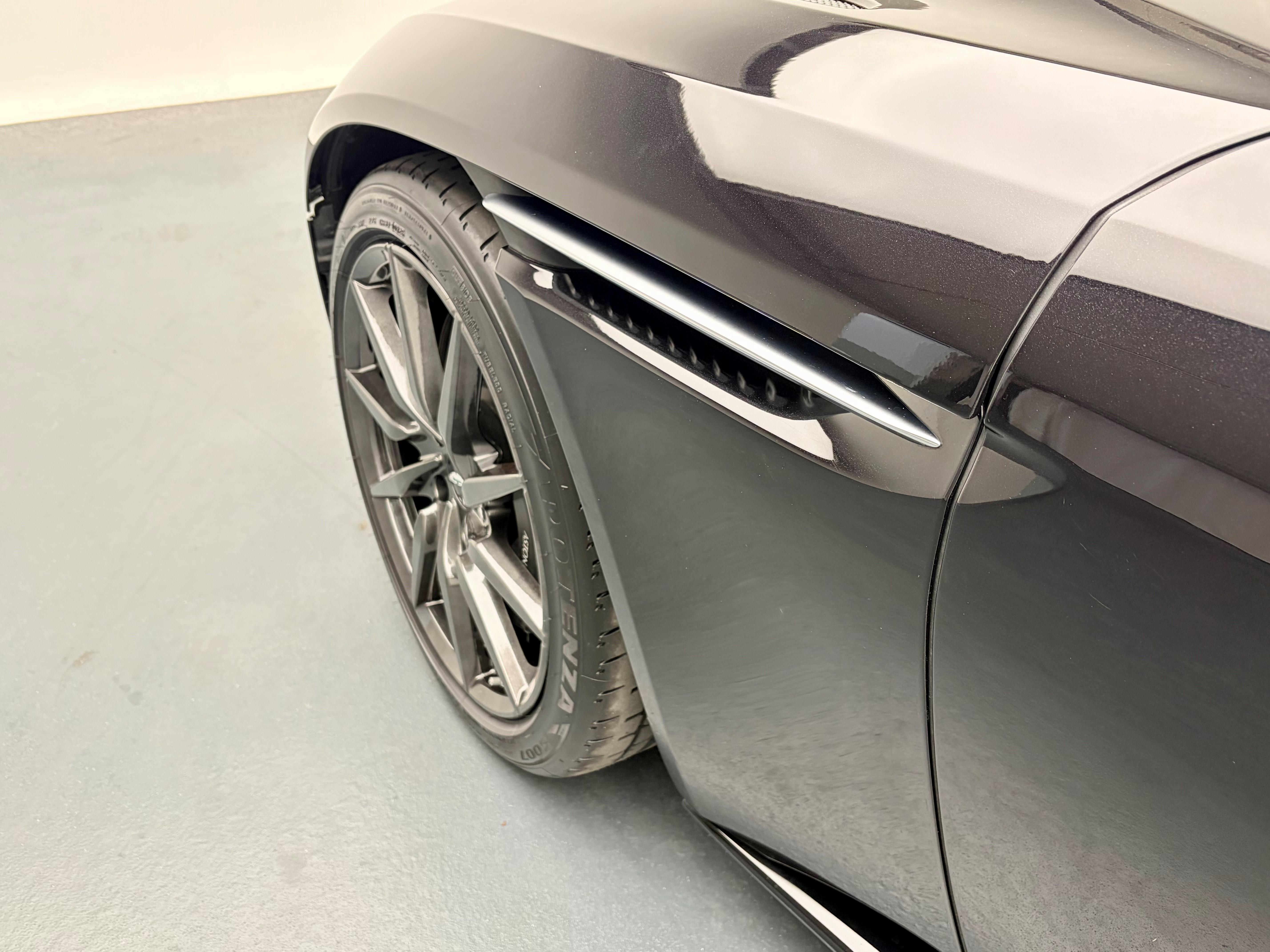 Aston Martin DB11 Coupé 4.0 V8 Bi-Turbo_17