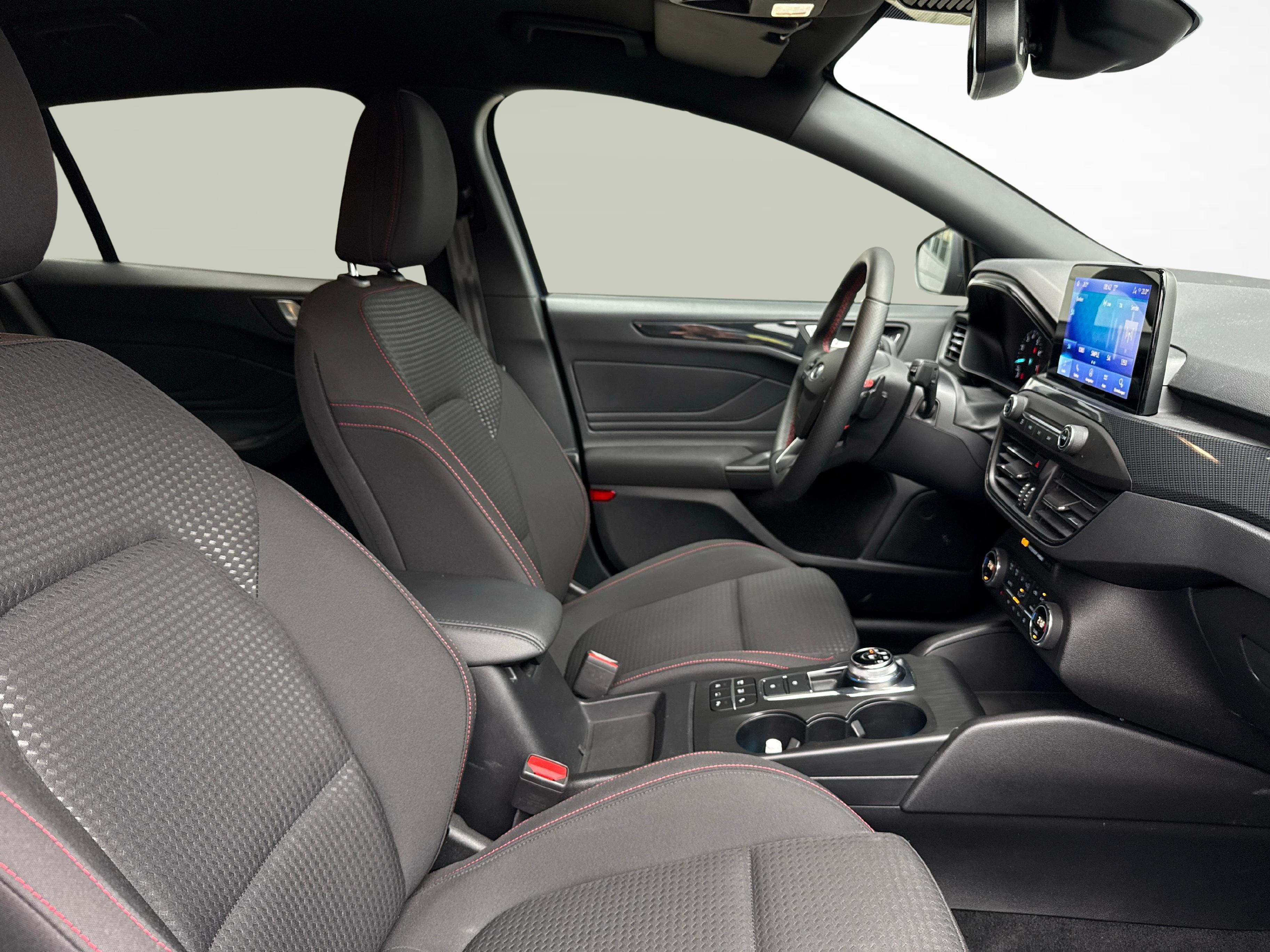 Ford Focus Station Wagon 1.0i EcoB 125 ST-Line_10