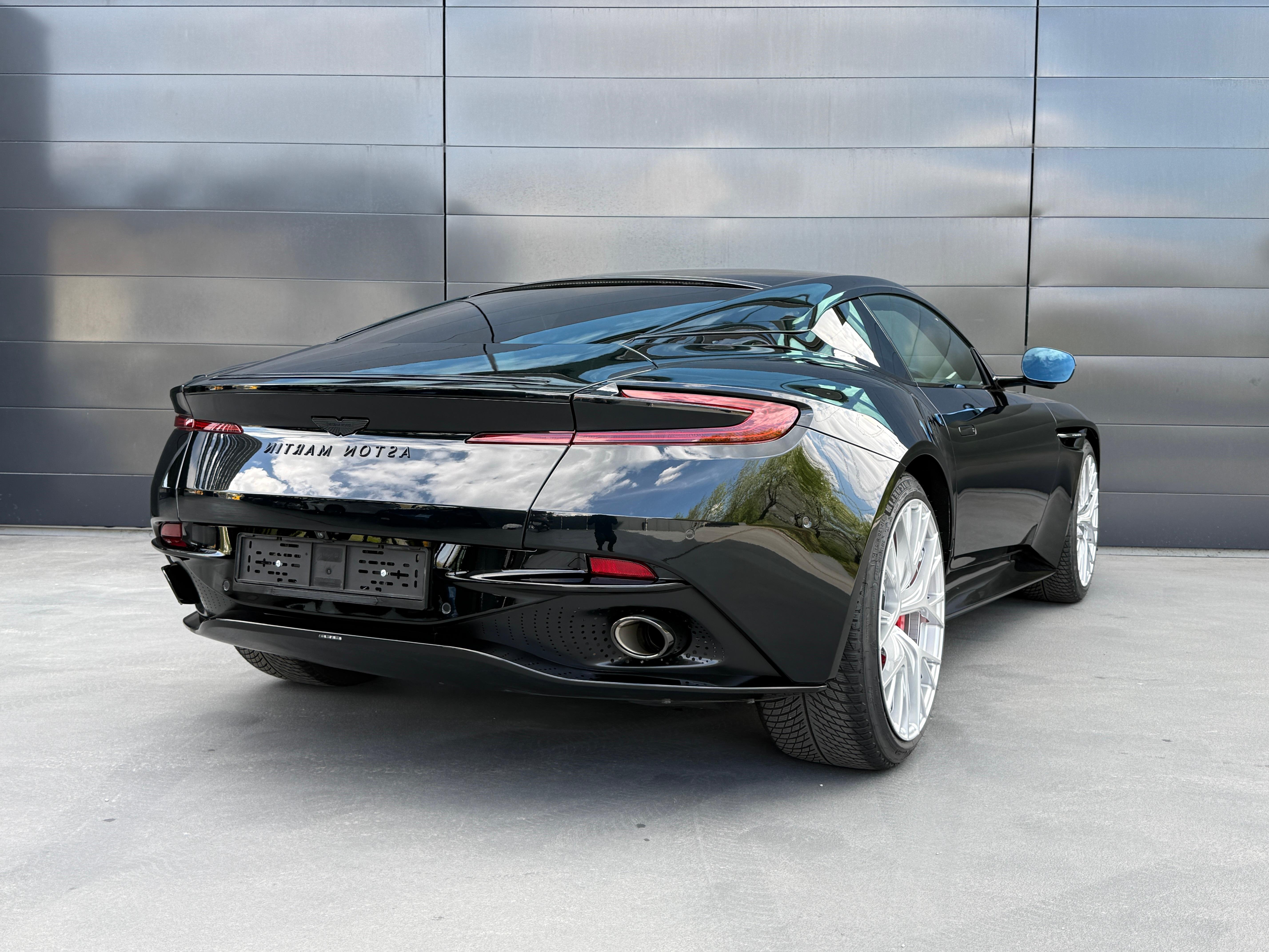 Aston Martin DB12 Coupé 4.0 V8 Bi-Turbo_16