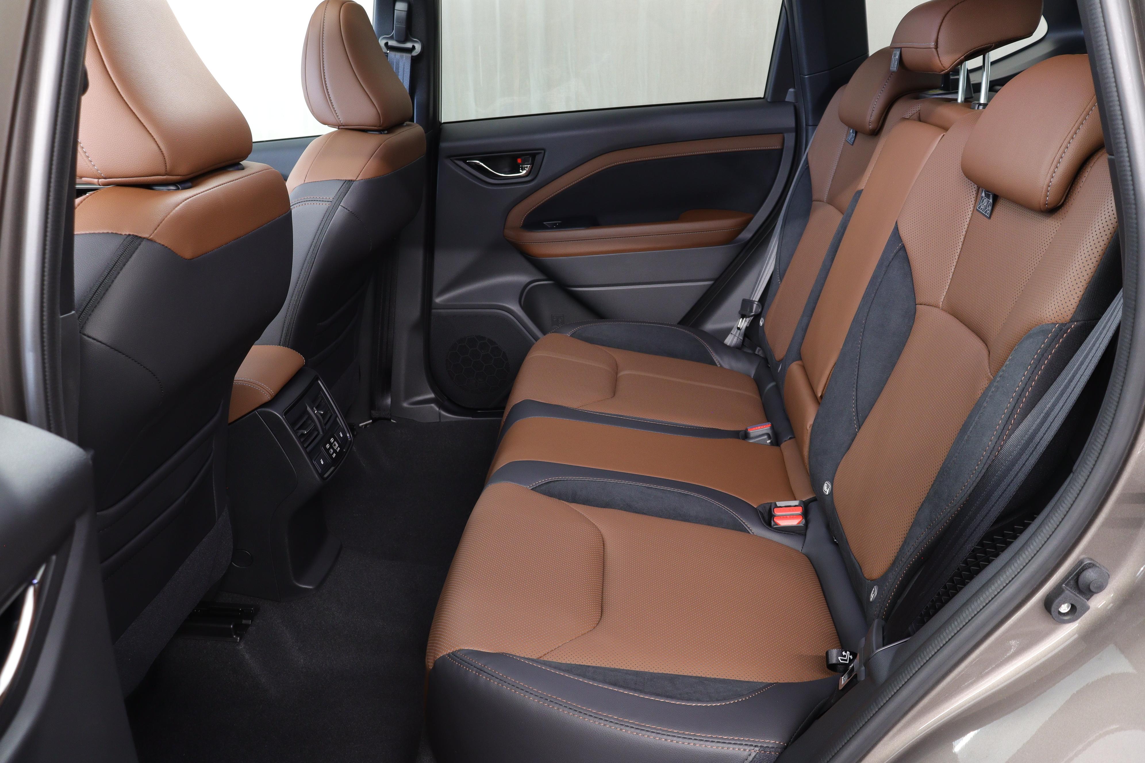 Subaru Forester Station 2.0i e-Boxer Luxury_3