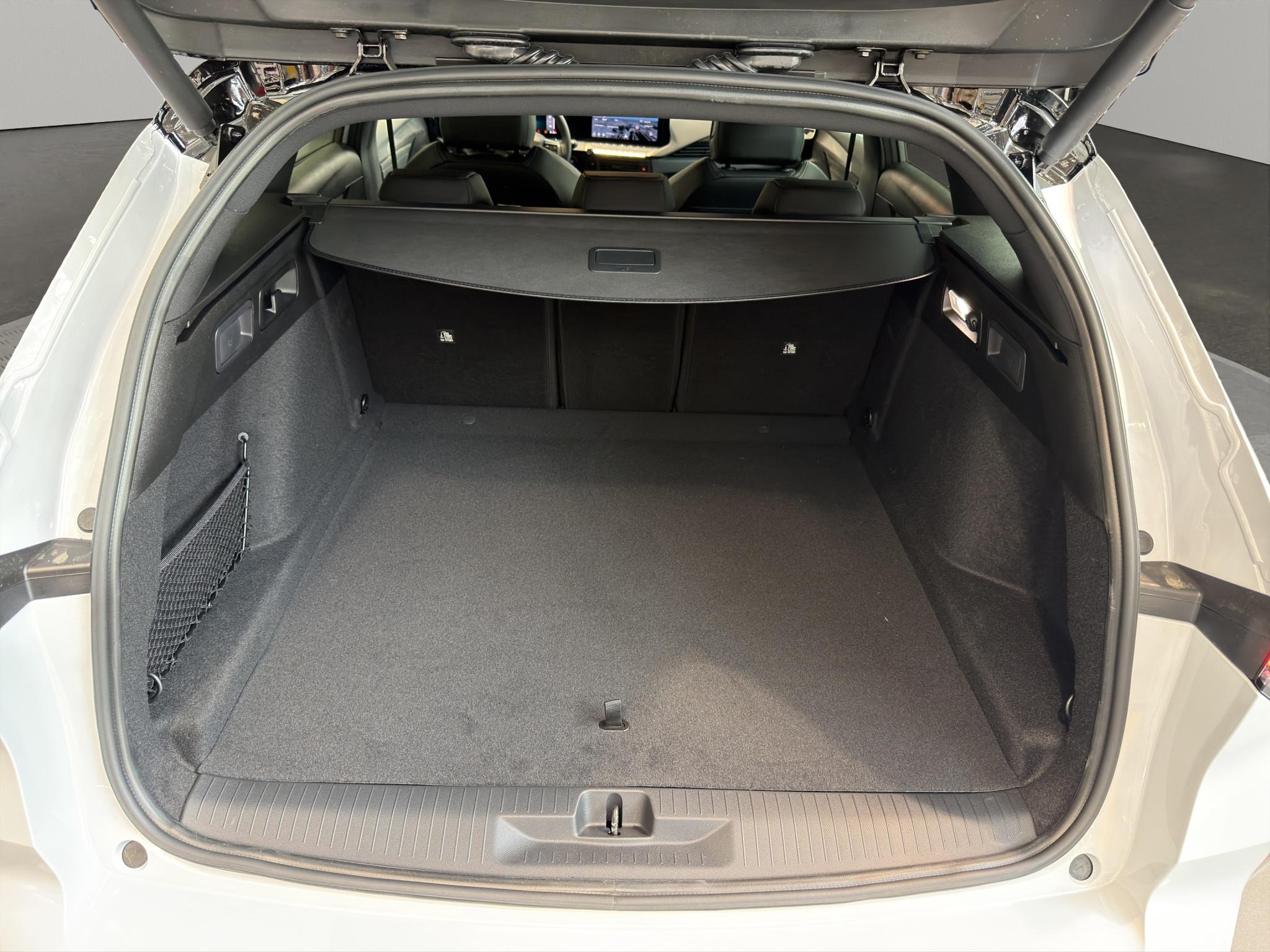 Opel Astra-e Sports Tourer Ultimate_9