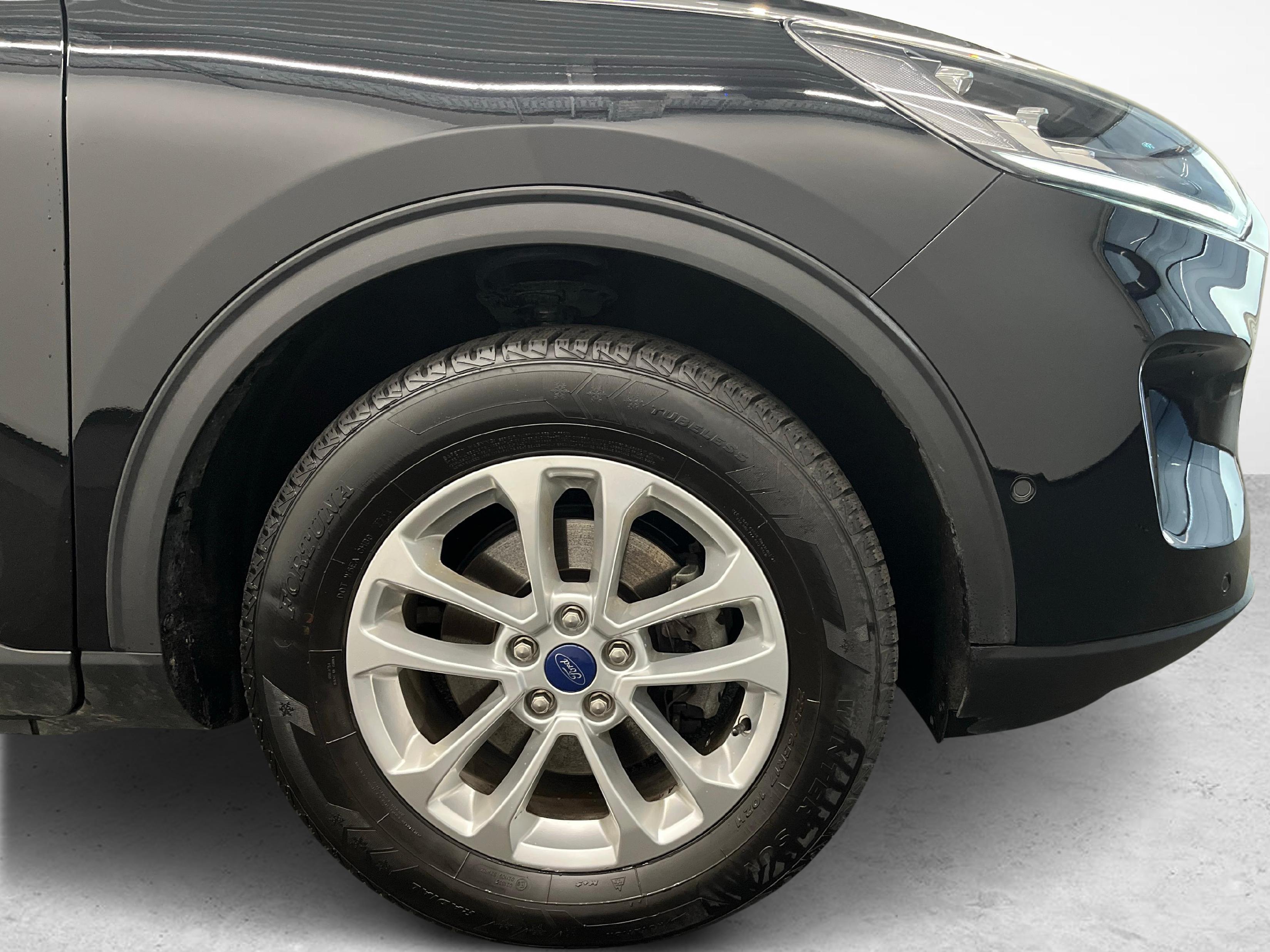 Ford Kuga 2.5 Hybrid Titanium 4x4_13