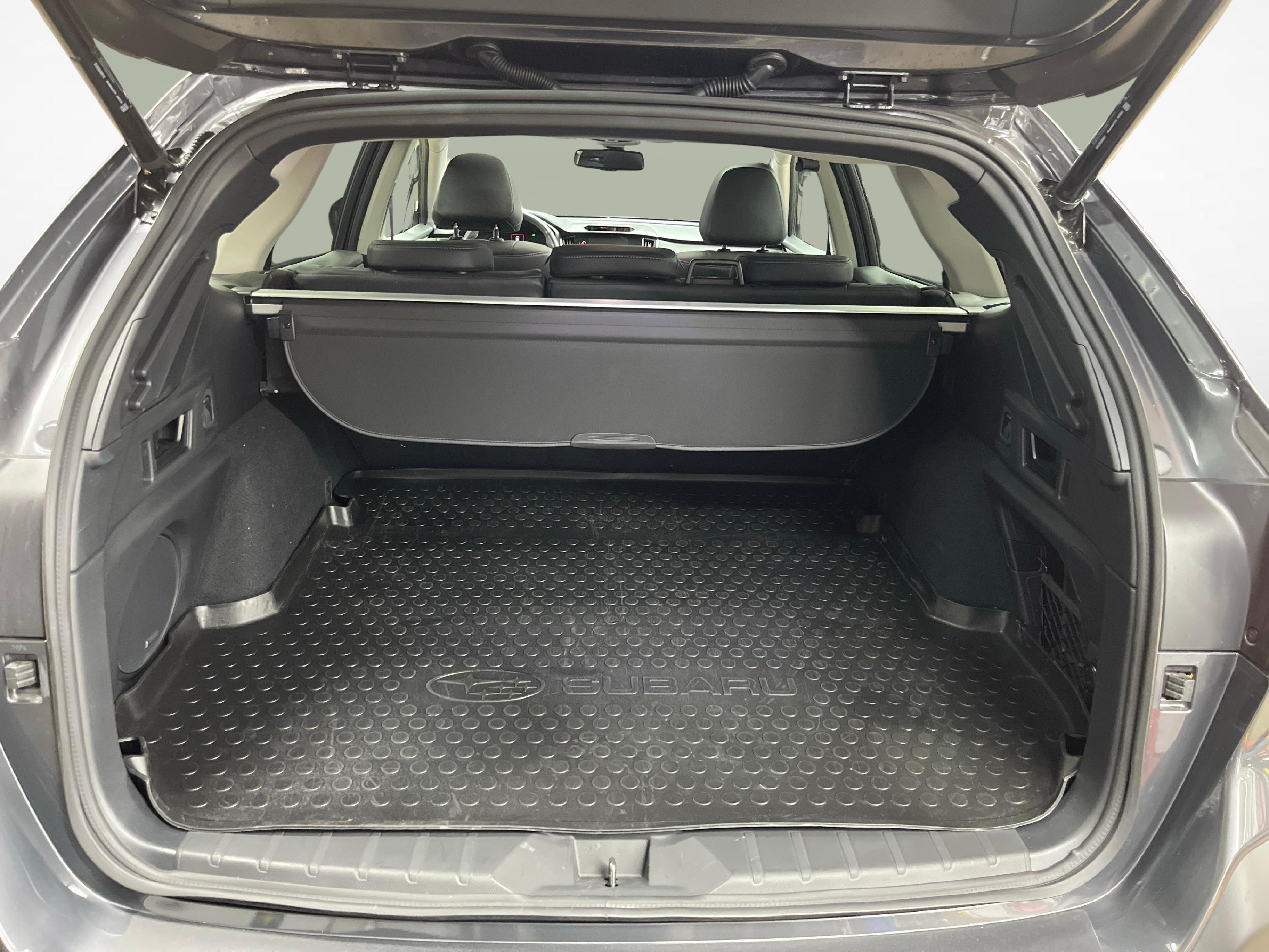 Subaru Outback 2.5i 30th Anniversary Edition_12