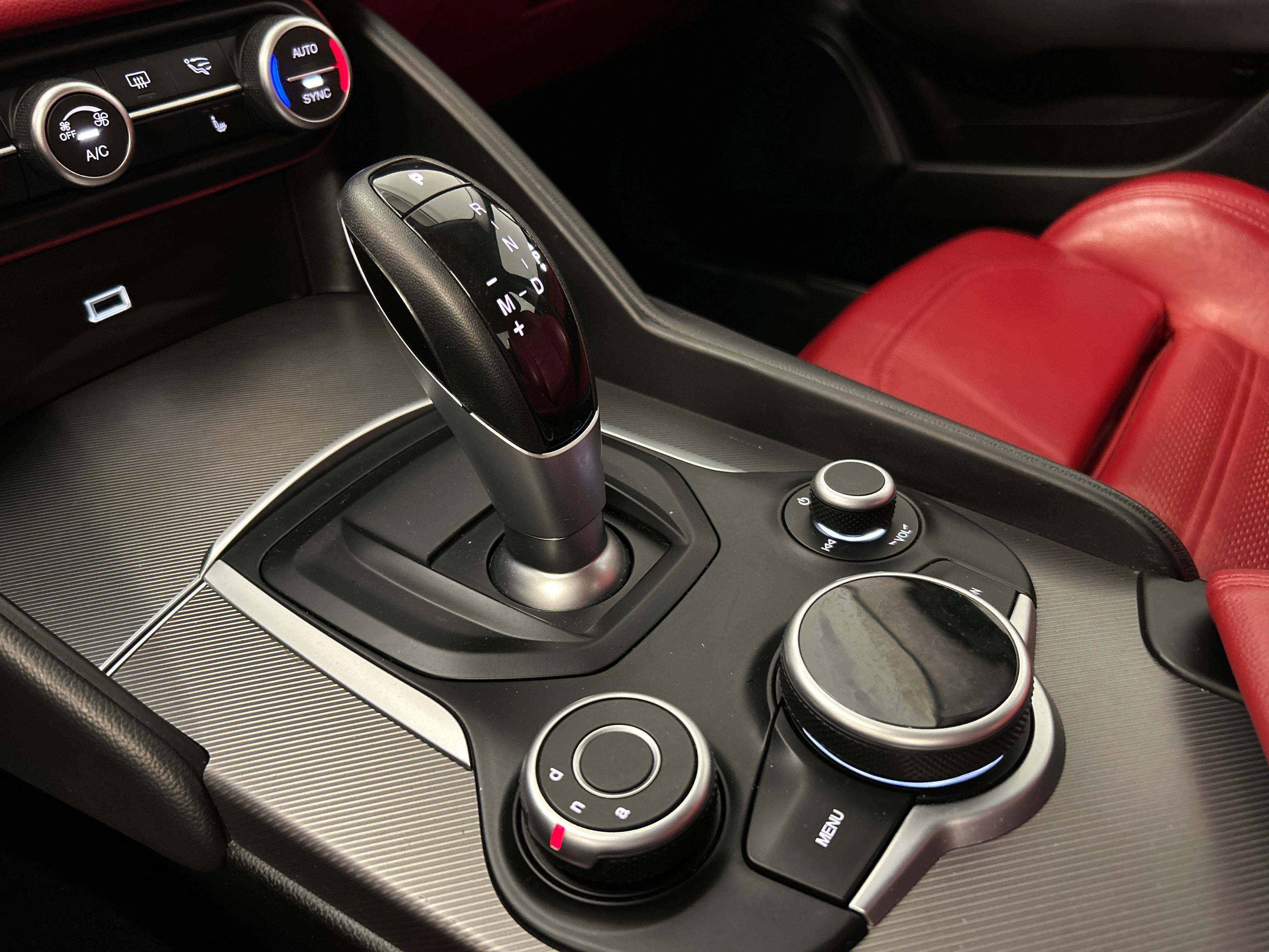 Alfa Romeo Giulia 2.0 Q4 Veloce_14