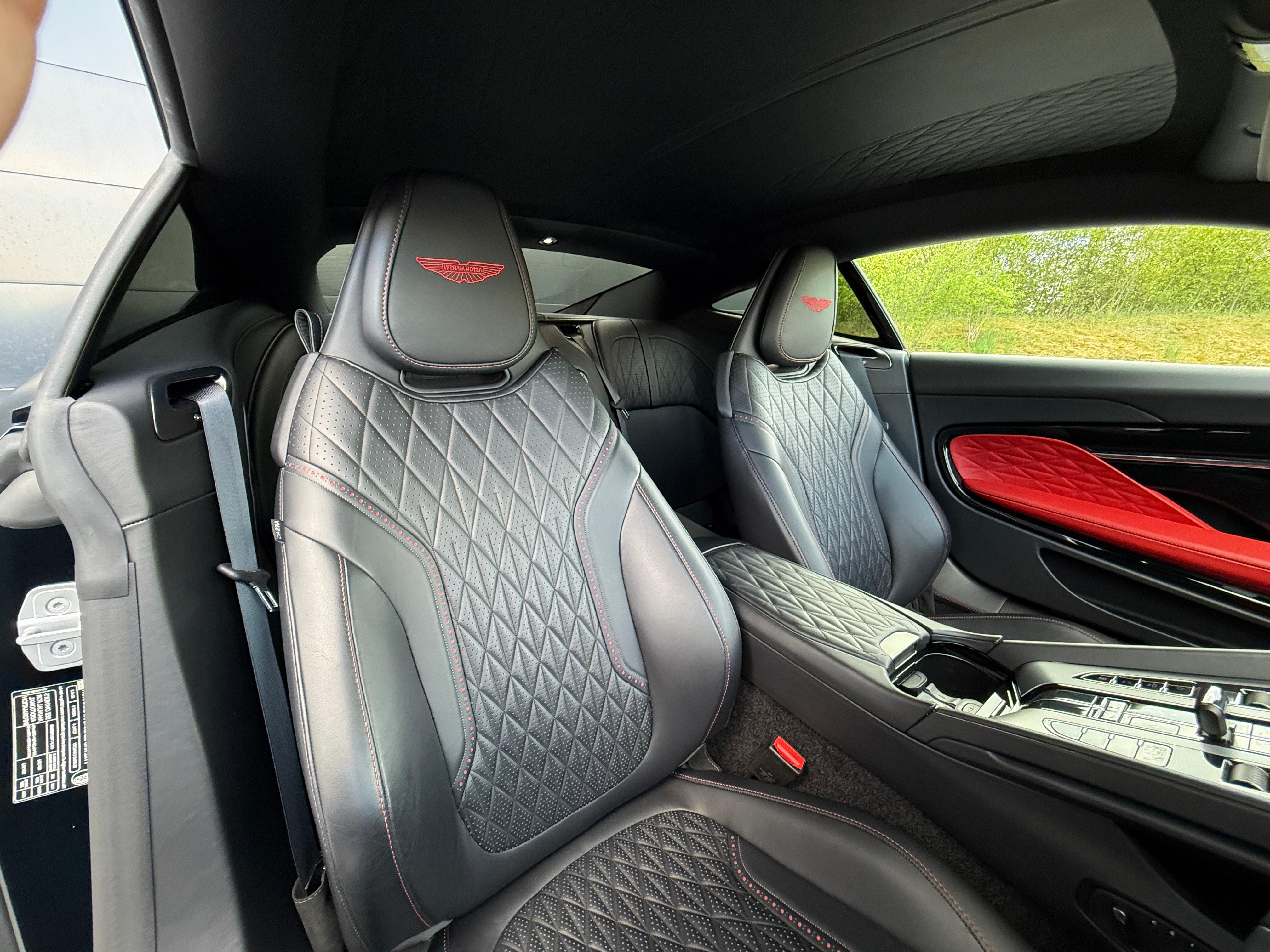 Aston Martin DB12 Coupé 4.0 V8 Bi-Turbo_21