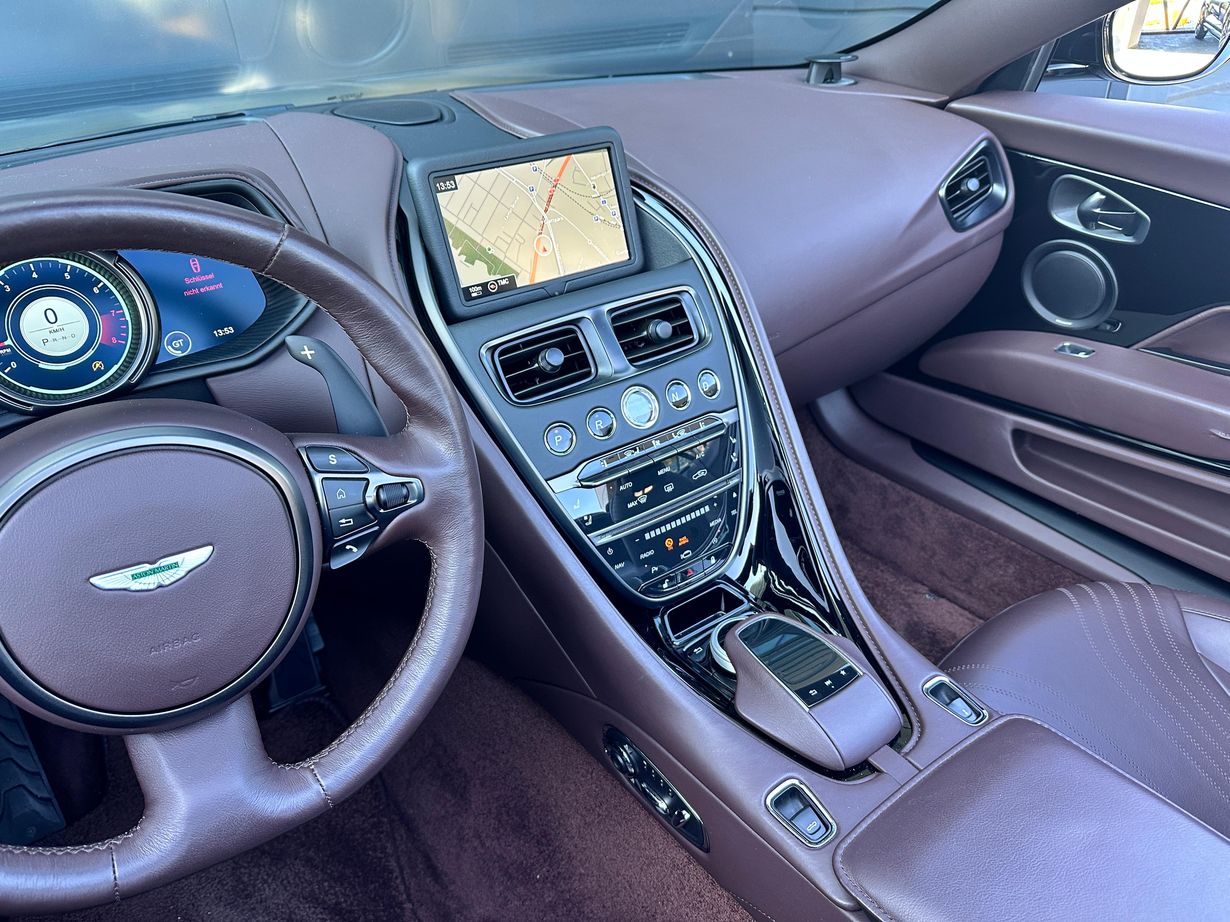 Aston Martin DB11 Volante 4.0 V8 Bi-Turbo_12