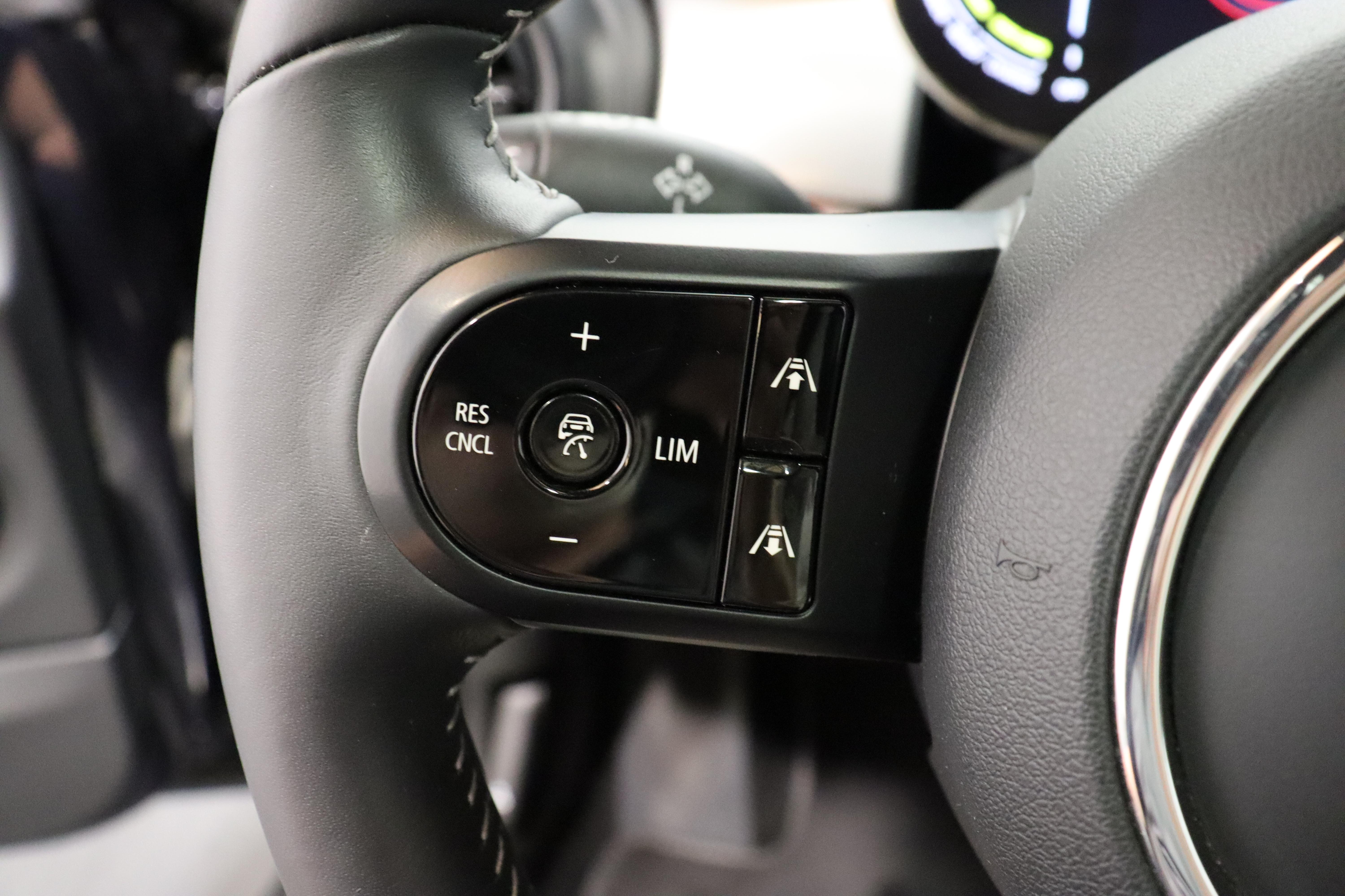 MINI F56 Cooper SE_18