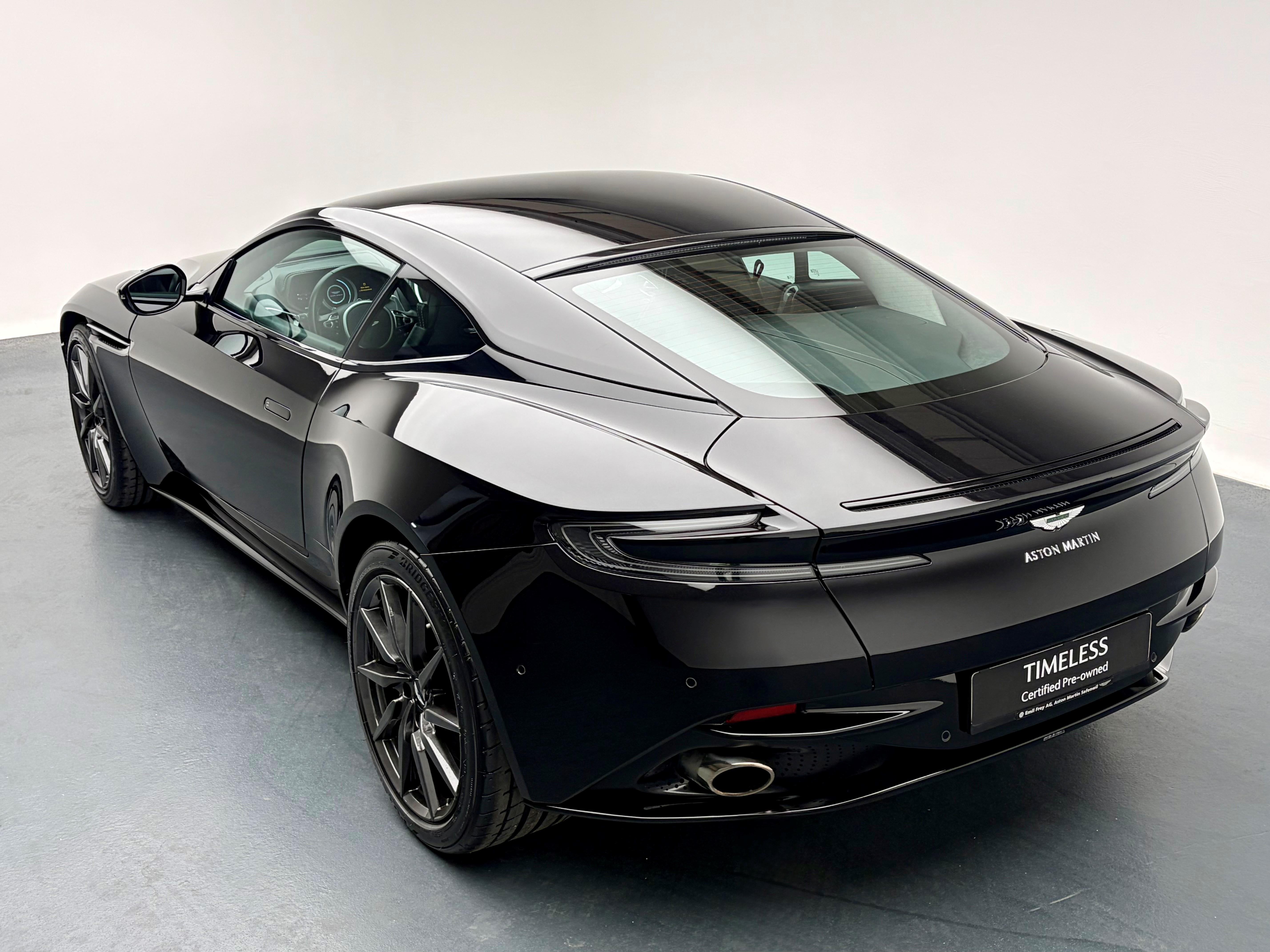 Aston Martin DB11 Coupé 4.0 V8 Bi-Turbo_2