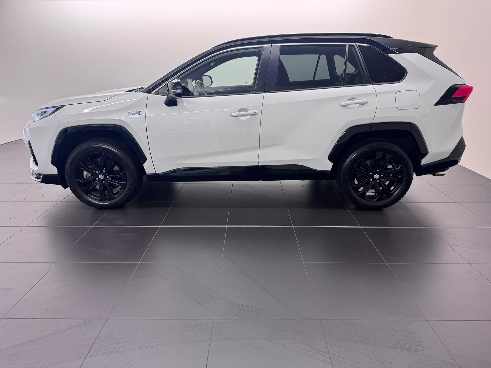 Suzuki Across 2.5 PHEV Compact Top 4x4_3