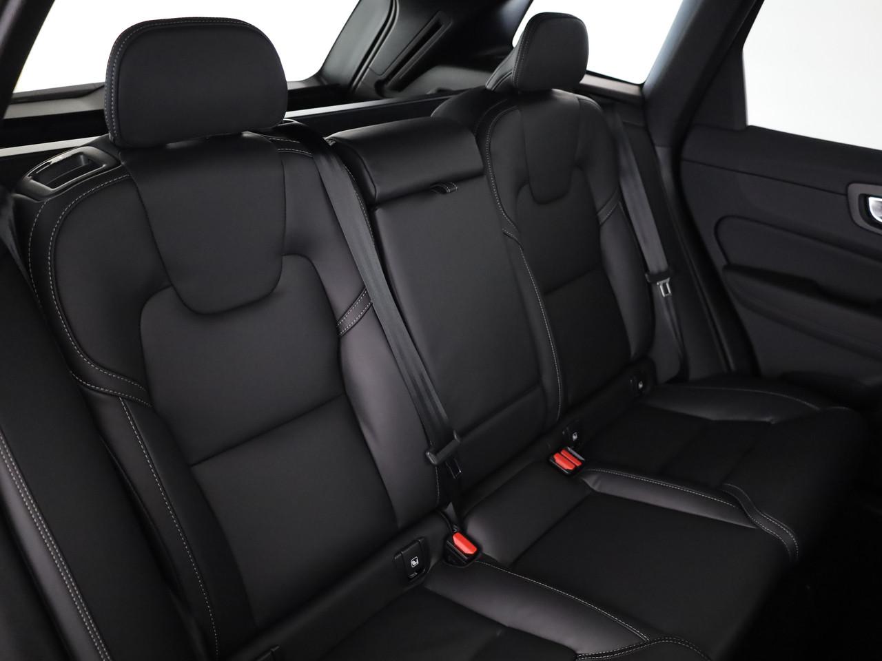 Volvo XC60 2.0 B5 MH Black Edition AWD_12