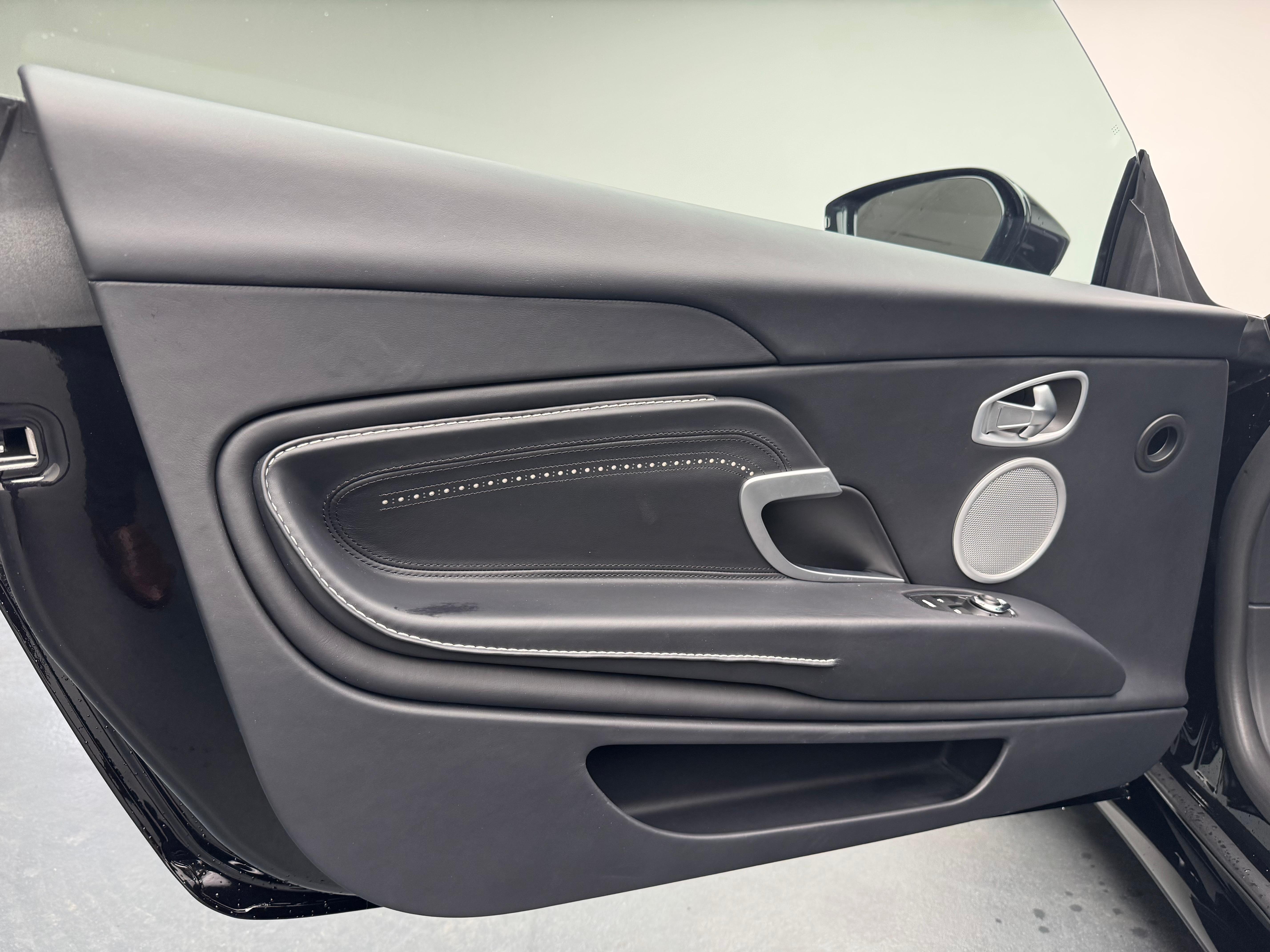 Aston Martin DB11 Coupé 4.0 V8 Bi-Turbo_15