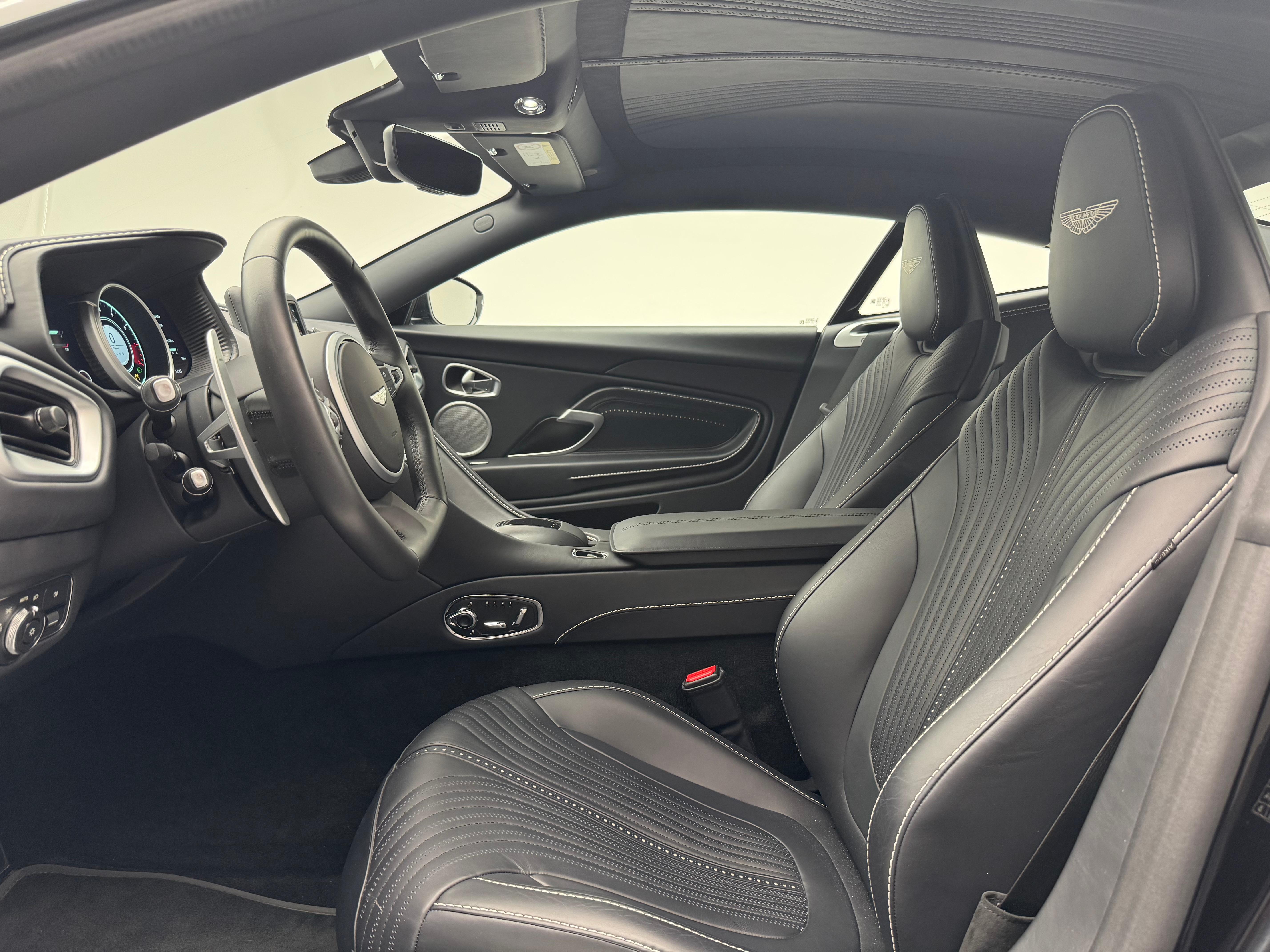 Aston Martin DB11 Coupé 4.0 V8 Bi-Turbo_10