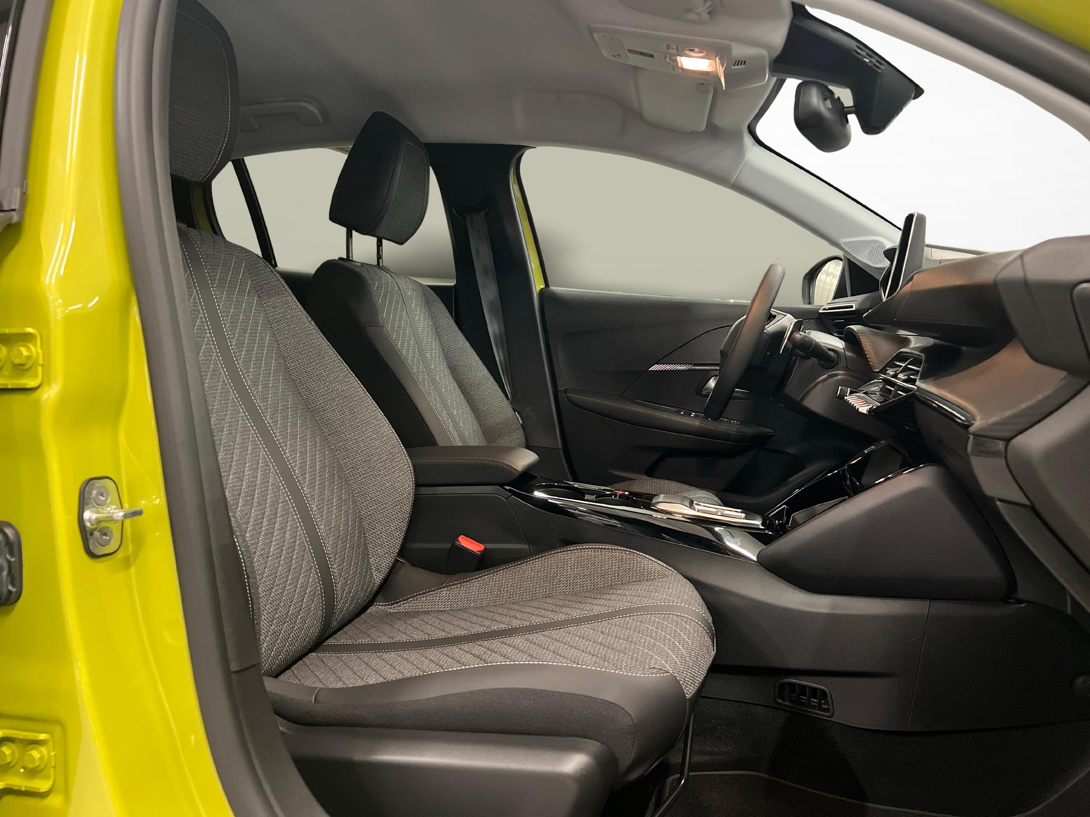 Peugeot 208 1.2 Hybrid Allure Premium_10